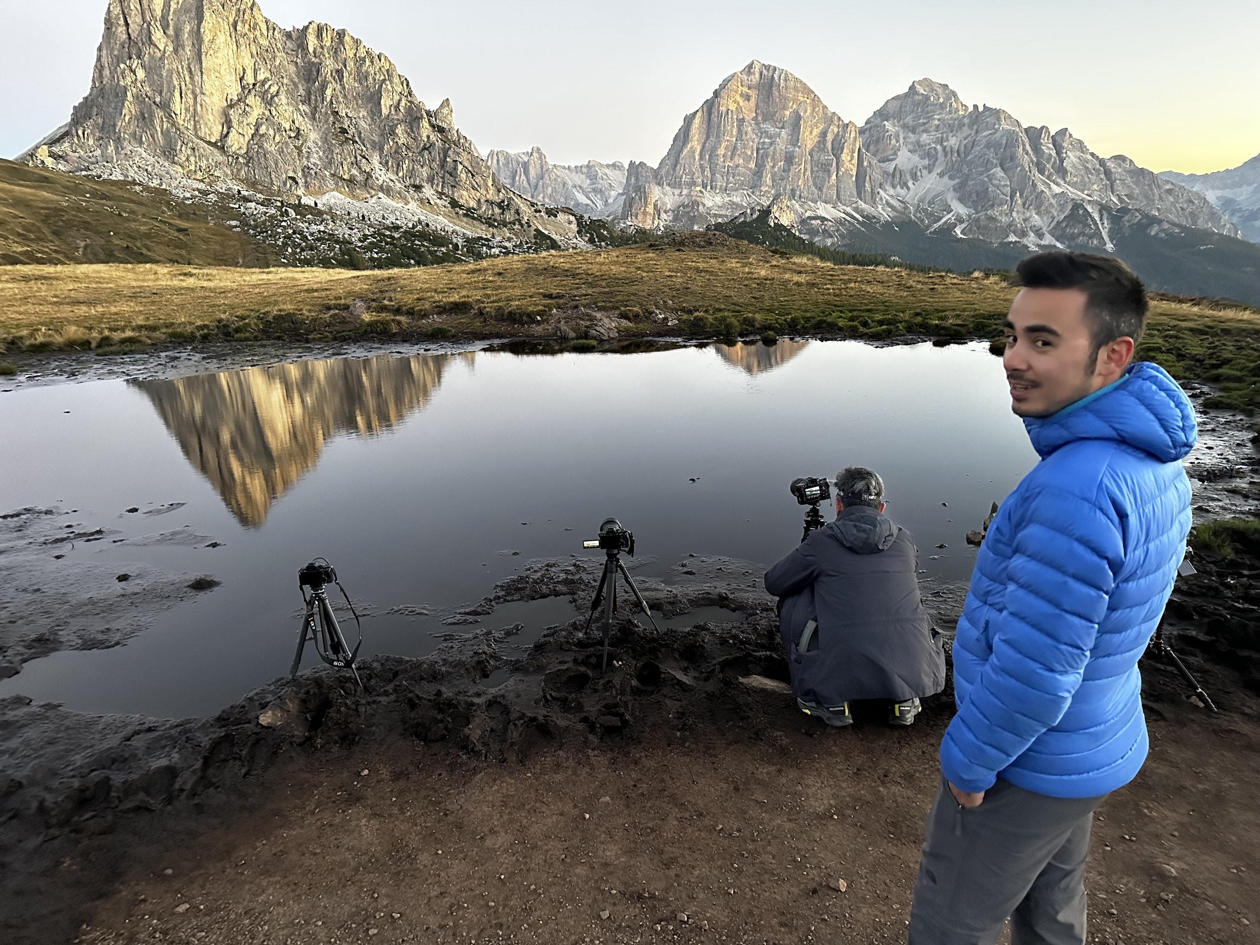Leo, our leader, loves his job! "Too much sky!"