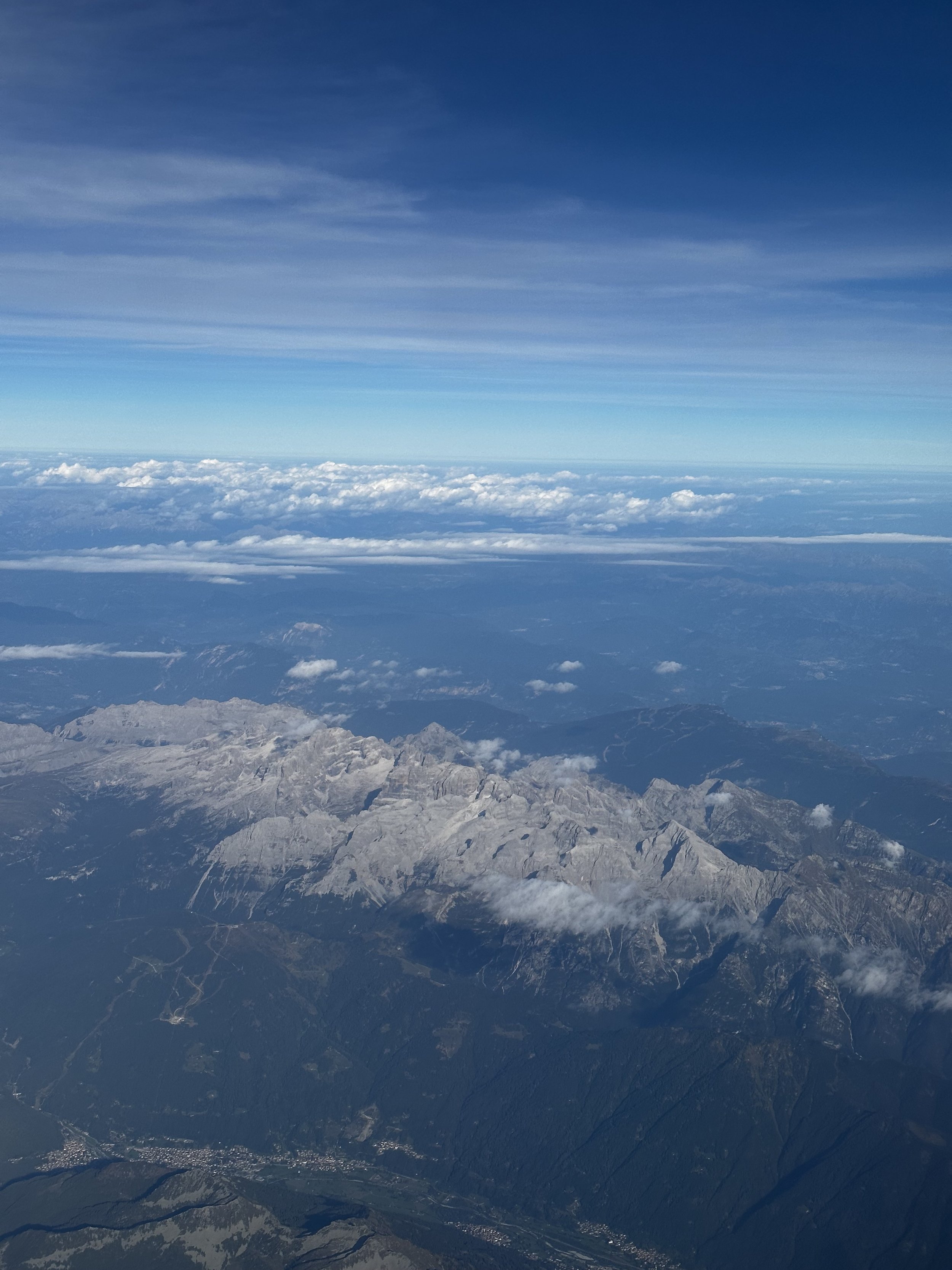 Flying over from Paris to Venice...