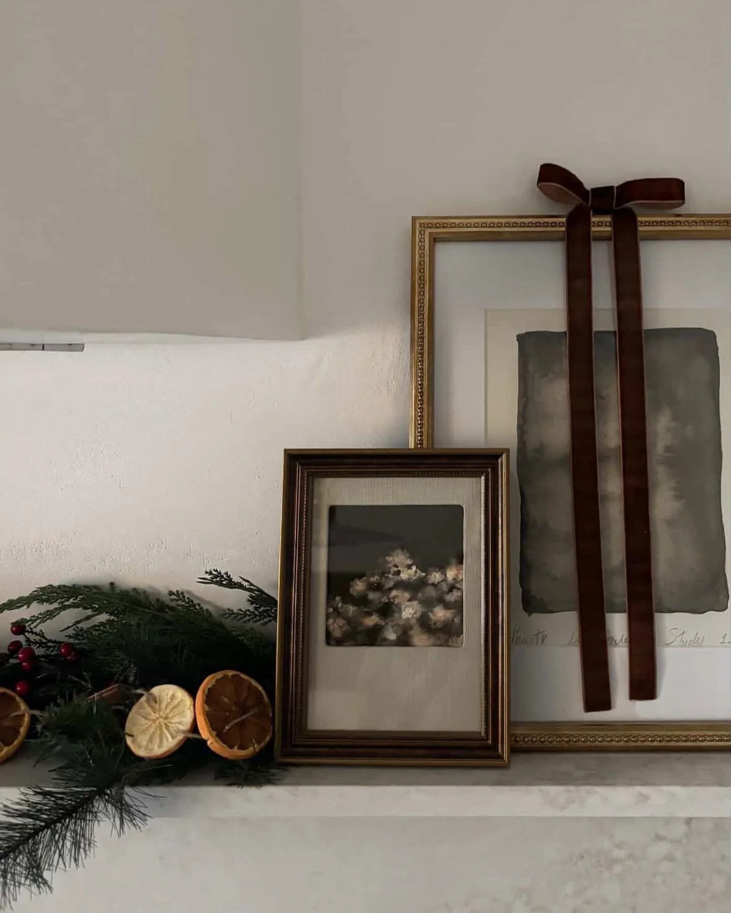 Grateful for captures like this of my pieces in your homes (the smaller floral one)

Beautiful home and photo of @_paigers