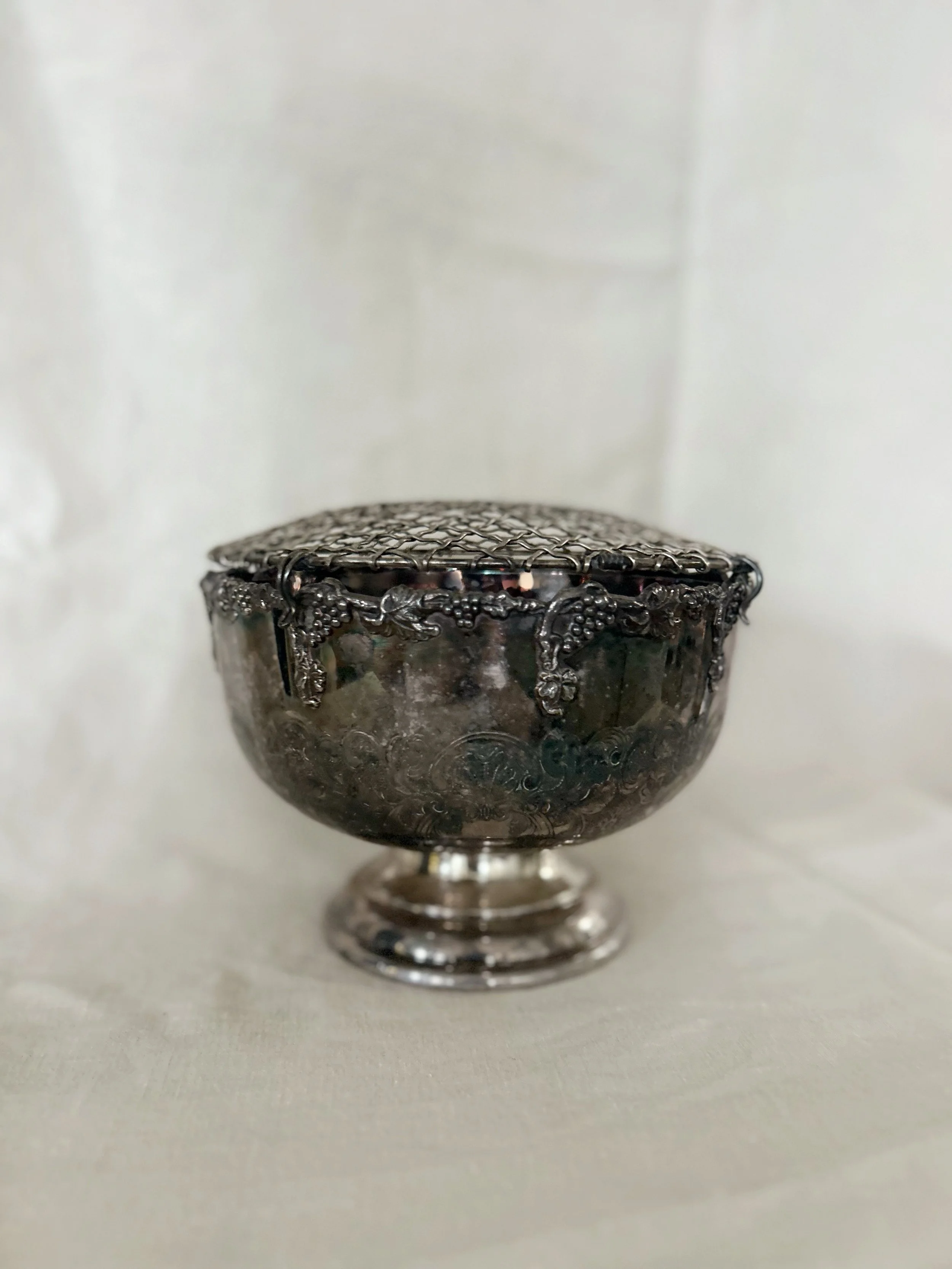 vintage silver-plated pedestal flower arrangement bowl