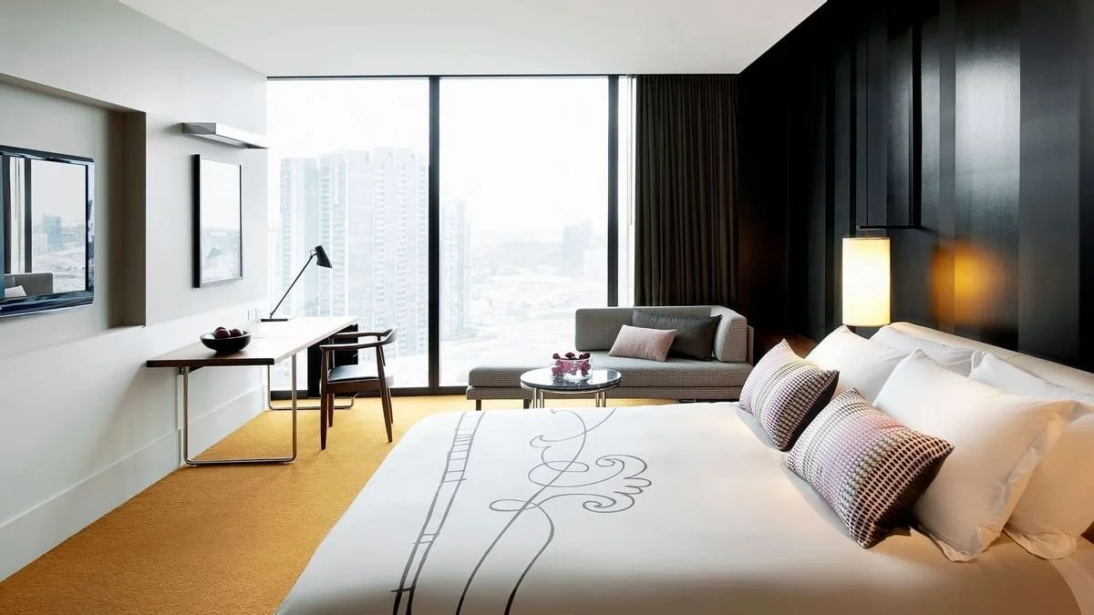 cmm-luxe-king-room_wide.jpg