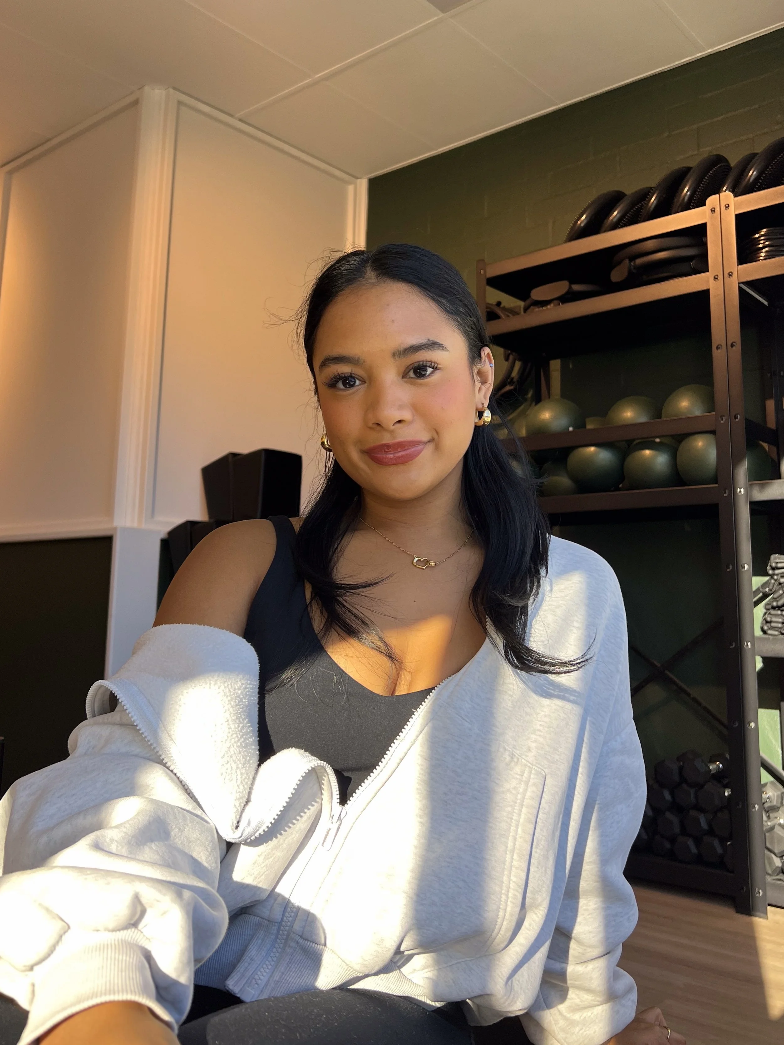 🌻 TEACHER FEATURE: ANGELIKA 🌻

Angelika&rsquo;s classes are all about creating a fun, uplifting atmosphere while moving with intention and control. She loves building exercises through progressive layers, giving everyone the opportunity to challeng