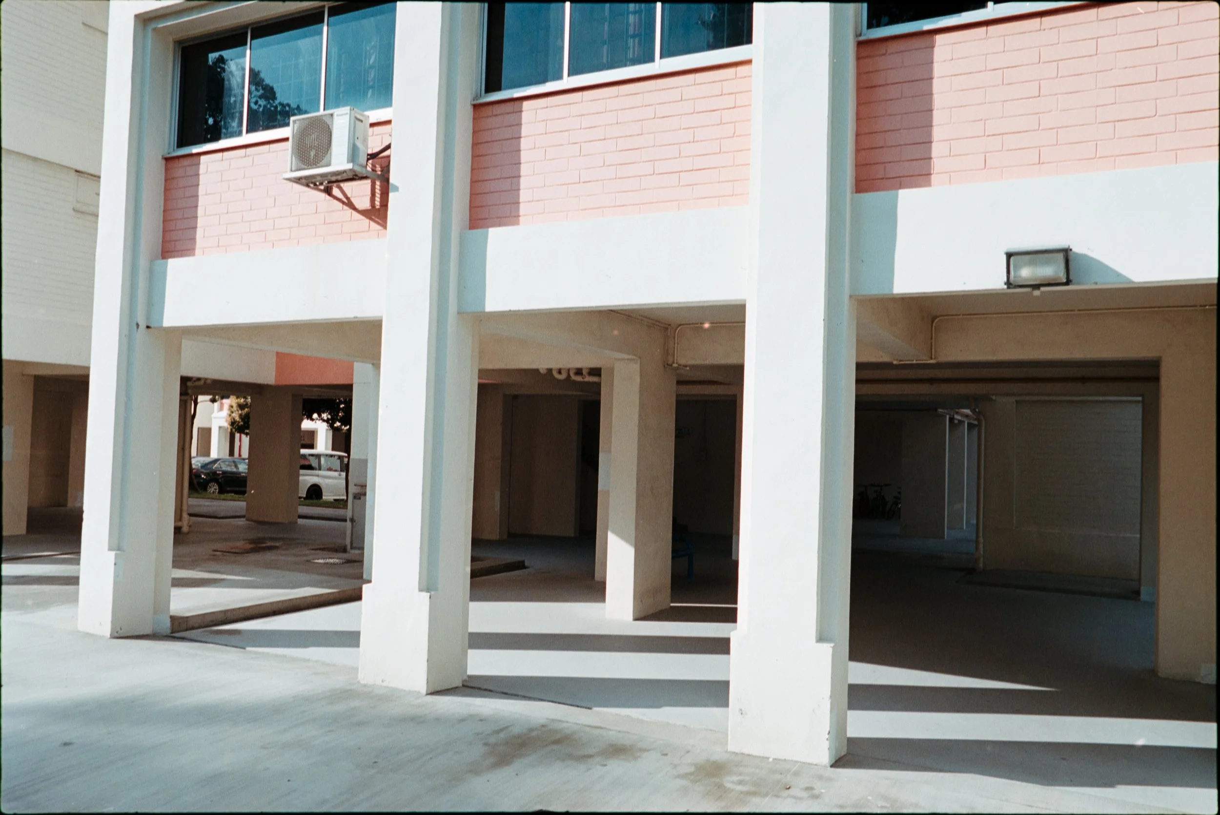 Street_in_Colours_Portra160-0181.jpg