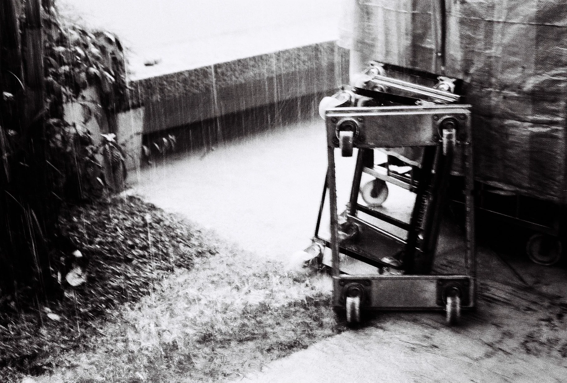 Street_in_Mono_HP5-0072.jpg