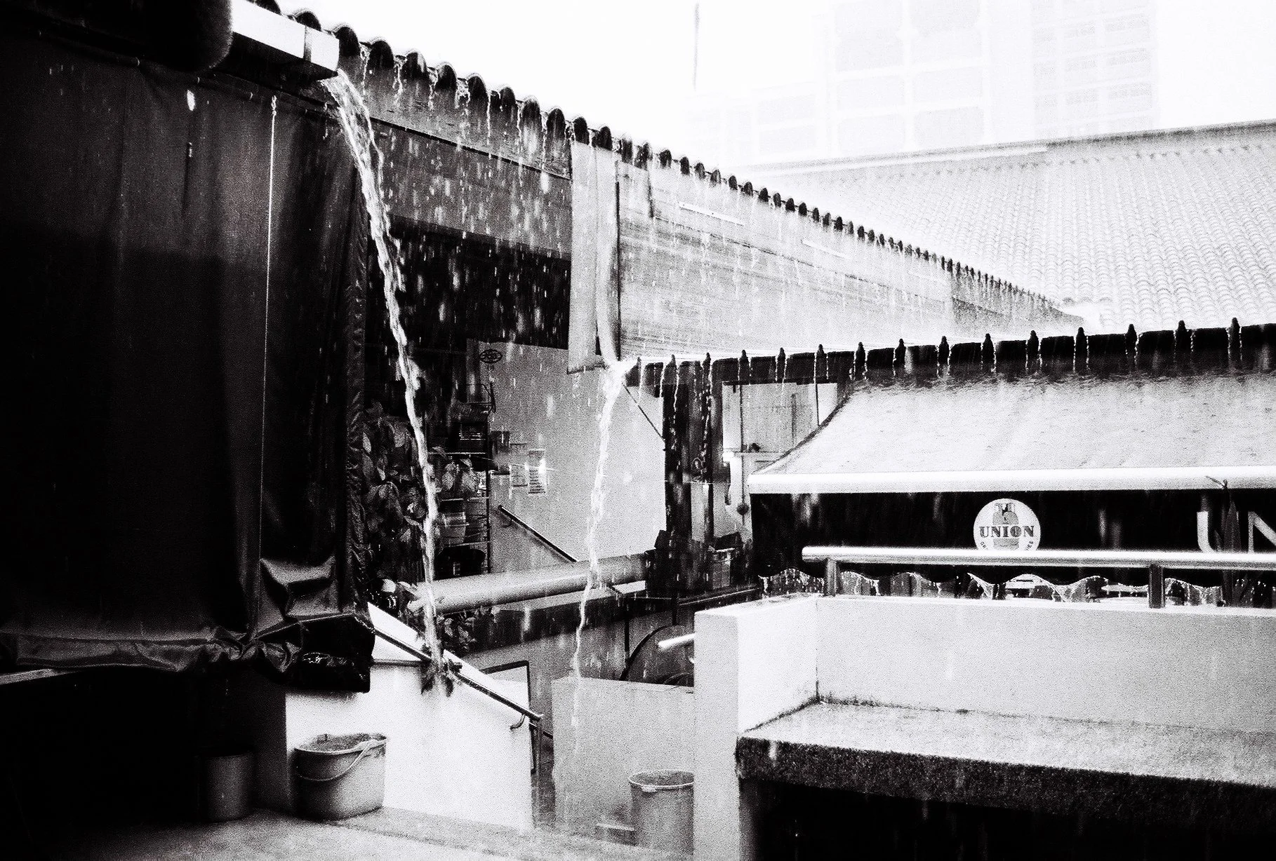 Street_in_Mono_HP5-0073.jpg