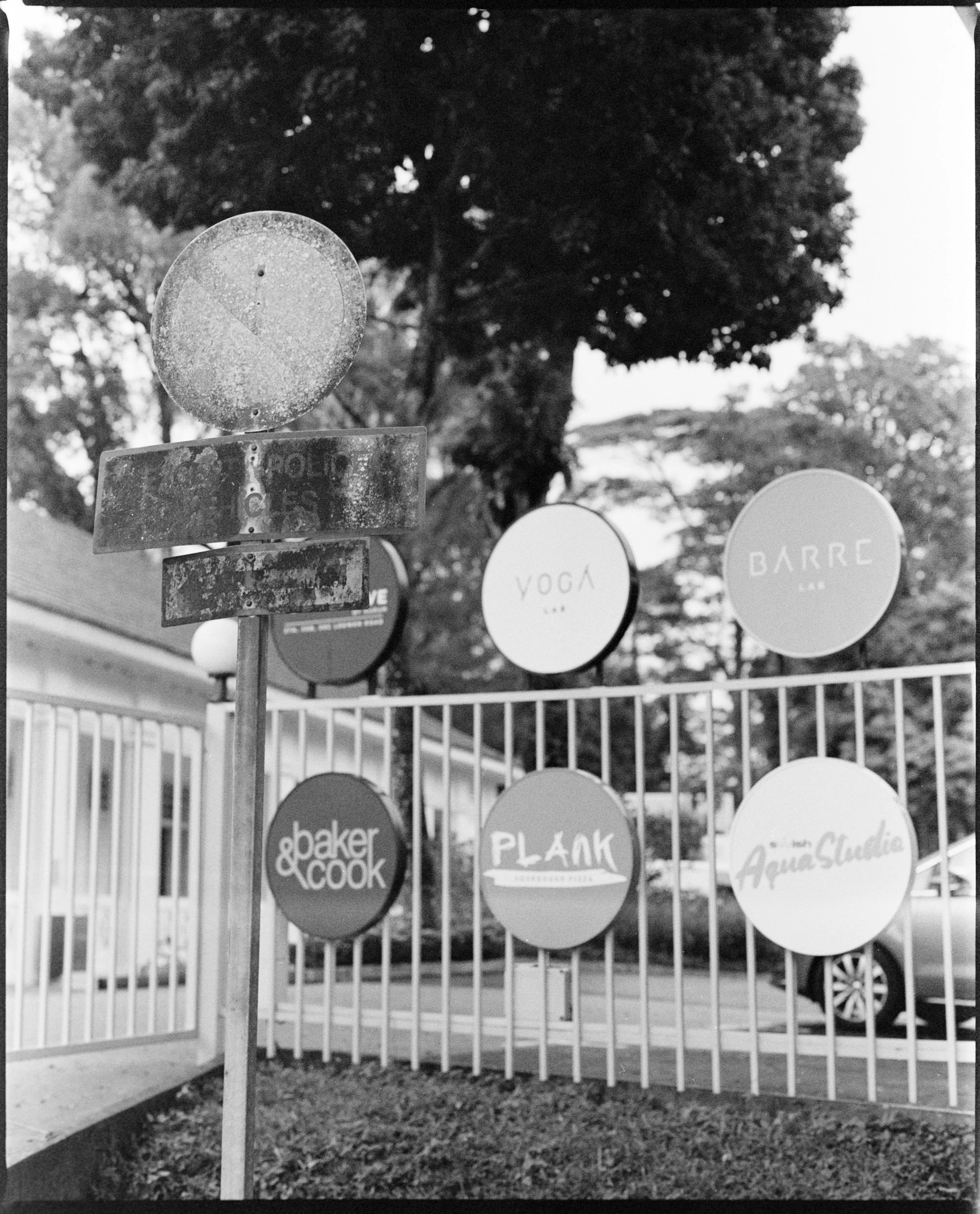 Street_in_Mono_Tri_X_Pan-0008.jpg