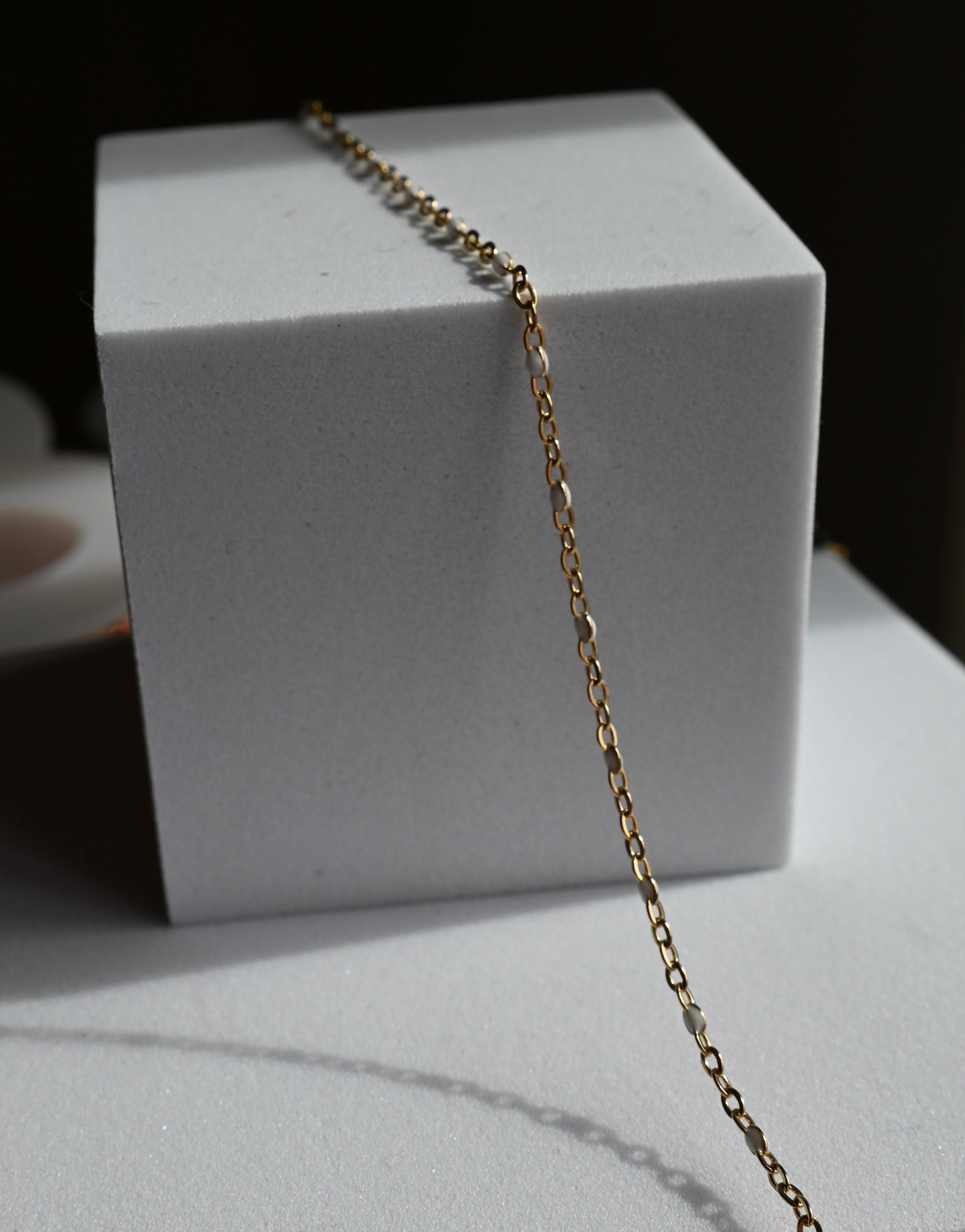 enamel-beaded-cable-chain-gold04.jpeg