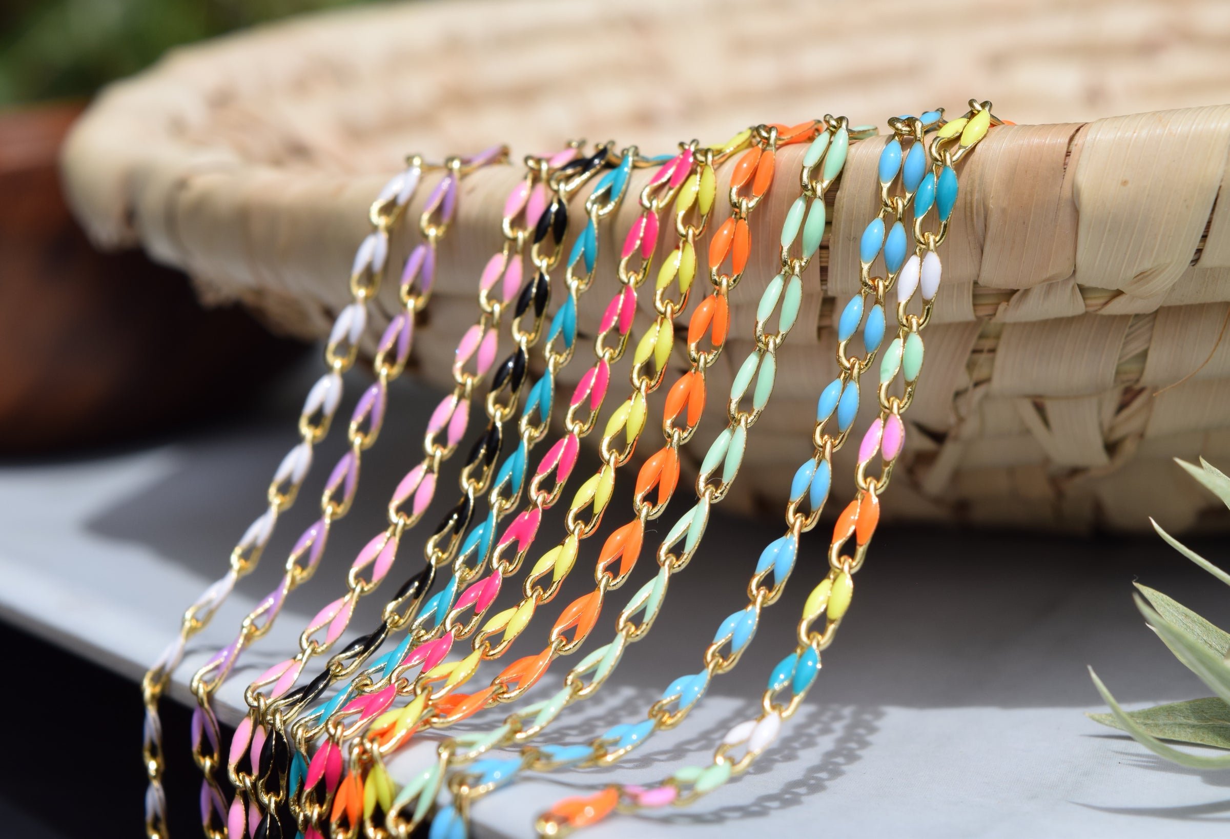neon-enamel-chain-1-foot01.jpeg