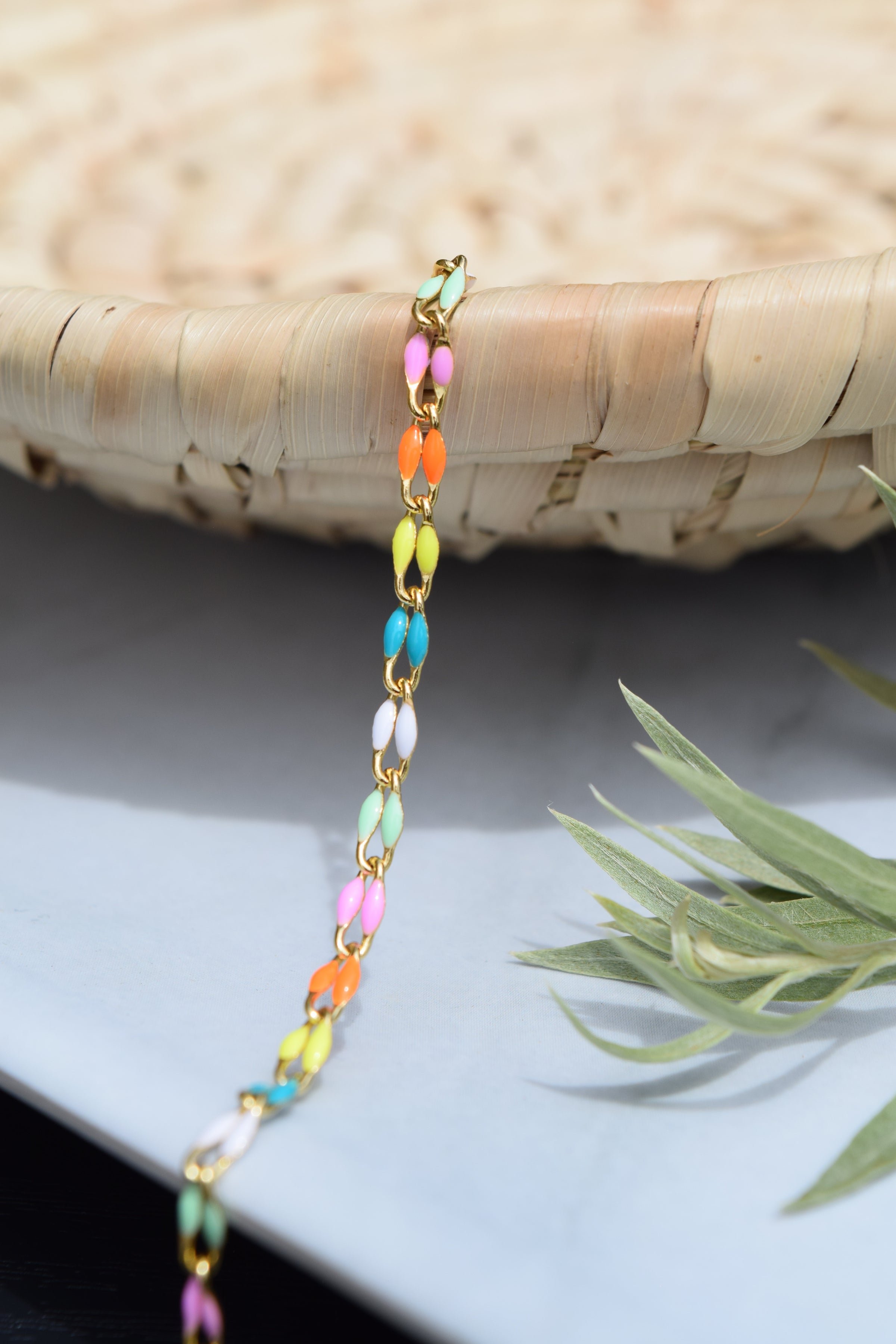 neon-enamel-chain-1-foot02.jpeg