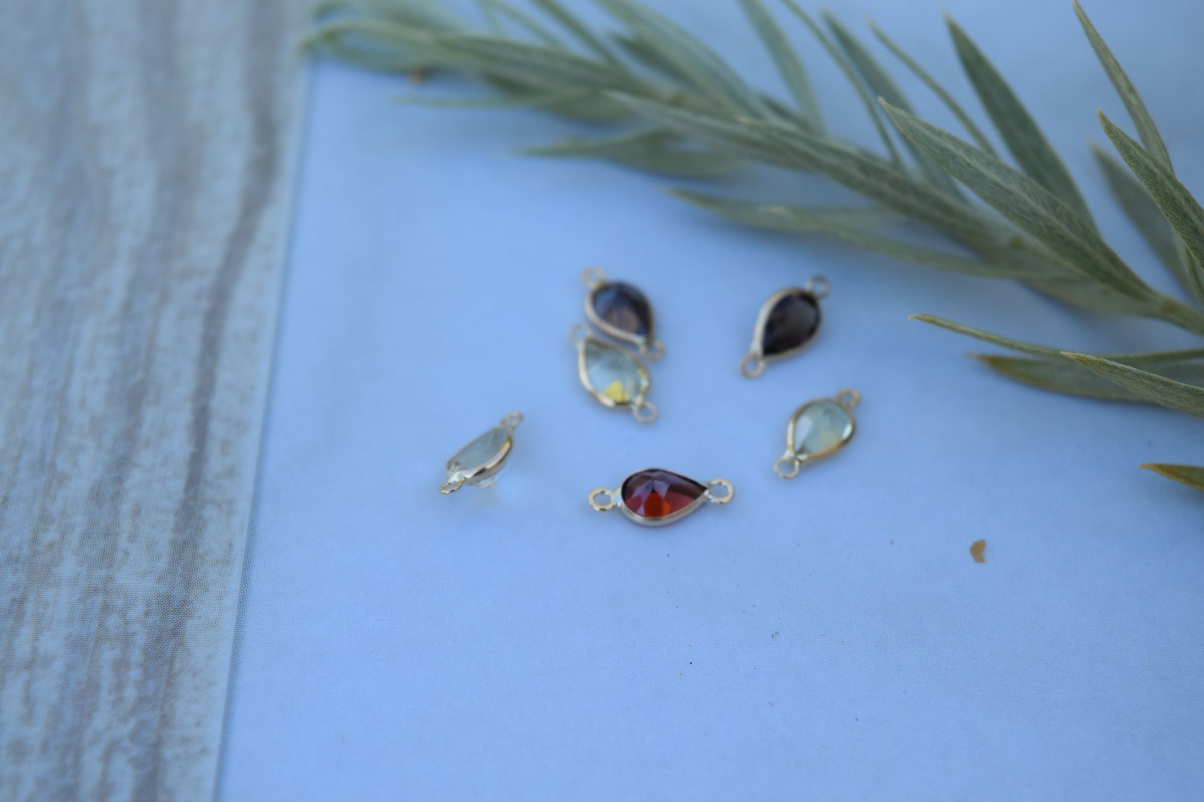 pear-cut-gemstone-connector-14k-yellow-gold01.jpeg
