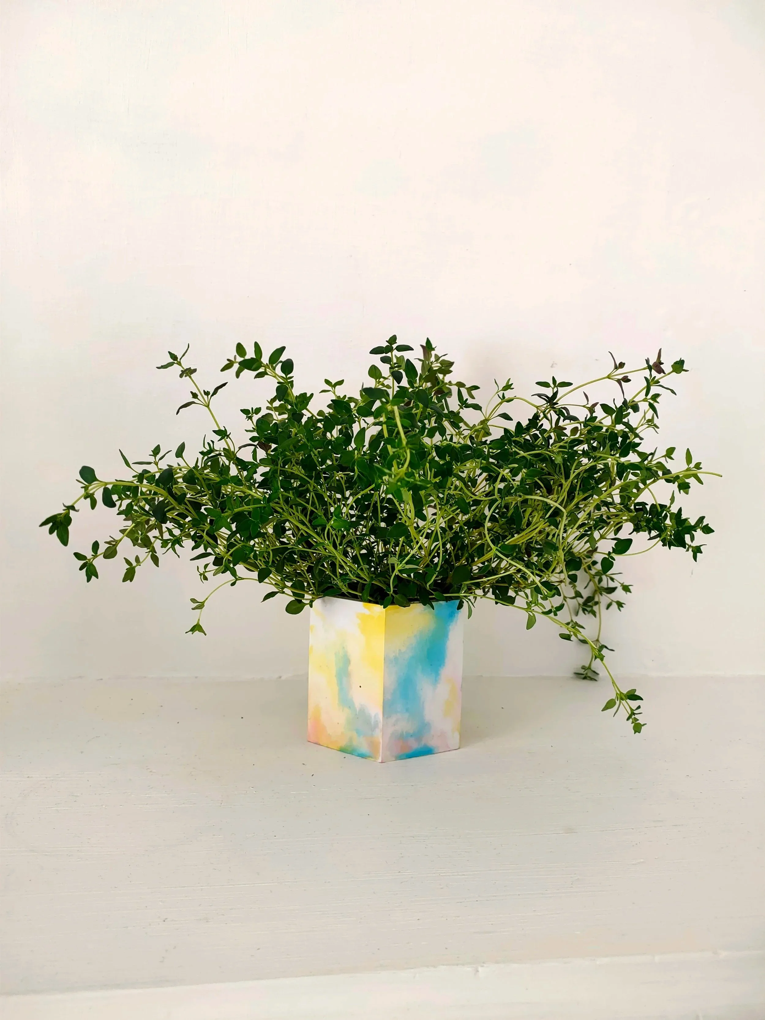 Sculptural piece in yellow and pink
