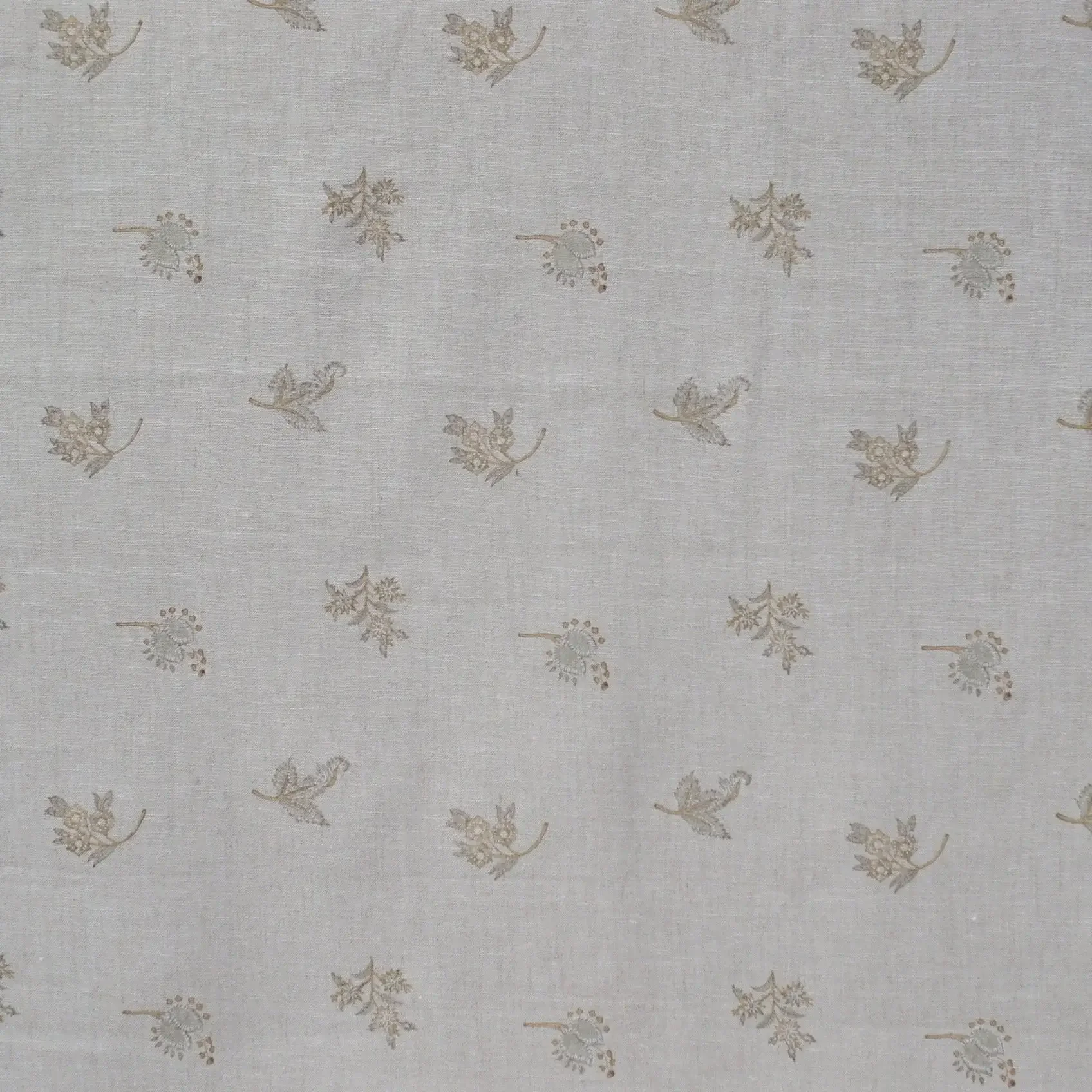 pukka-print-linen-fabric-last-chance-sprig-clay-flint-repeat.webp