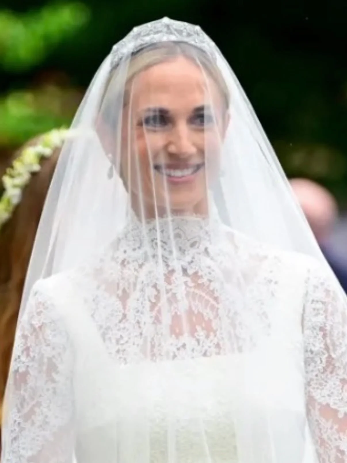 This lovely lady known as &ldquo;Harry&rdquo; was in my boarding house Fawley, just a year below me.  I wish her so much luck on her special day and she will be so perfect because she is so kind and elegant 😍🥂🍀🍾👑👸🫅✨

https://www.thetimes.com/u