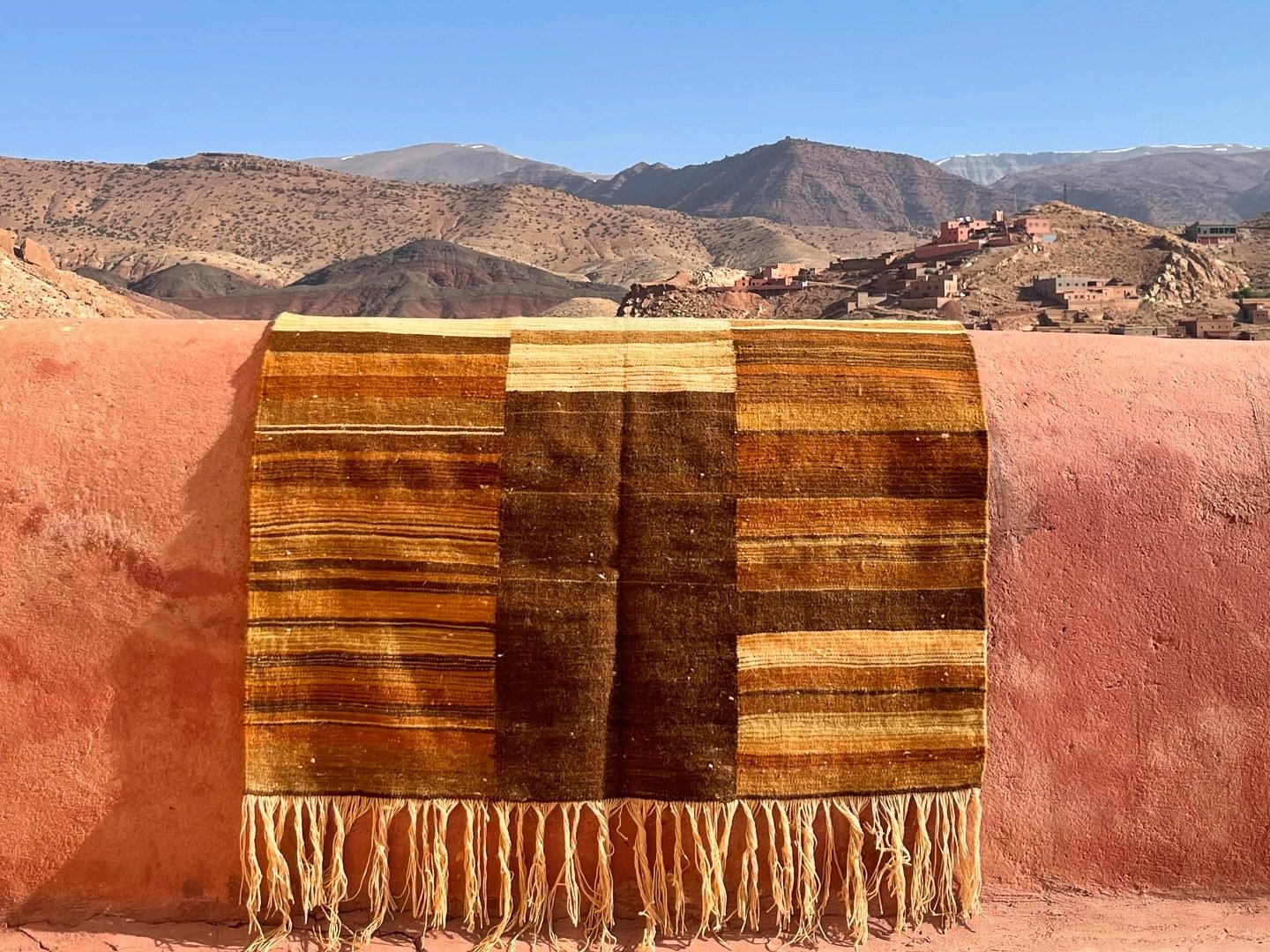 Our flat weave rugs are perfect for the bohemian home, with earthy colours and in the softest wool for the ultimate comfort underfoot. DM us to order yours. 
#bohemianstyle #moroccohomedecor #moroccodecoration #interiordesign #interiordecor #interior