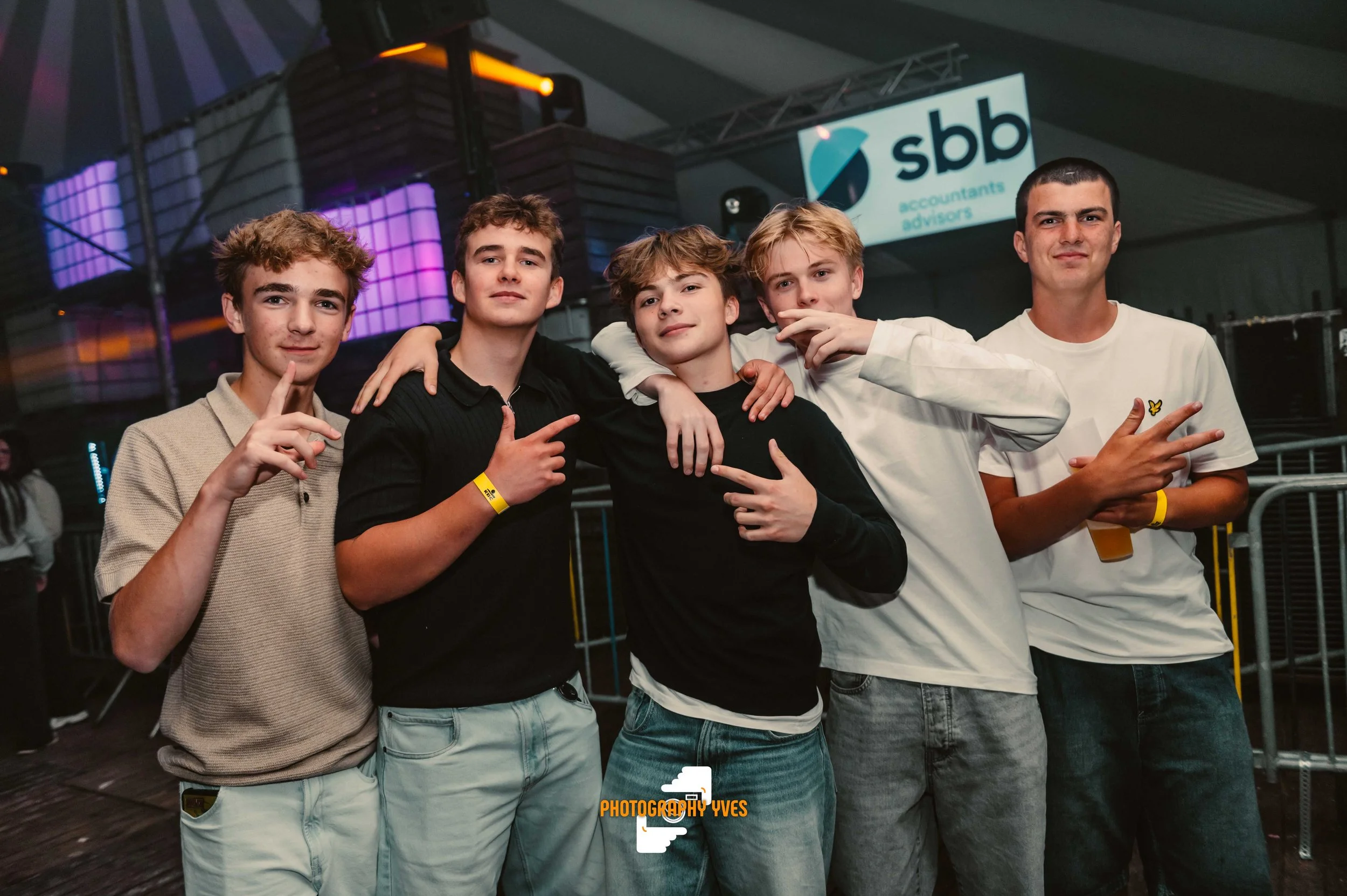 HOEKKERMIS - YVG-4.jpg