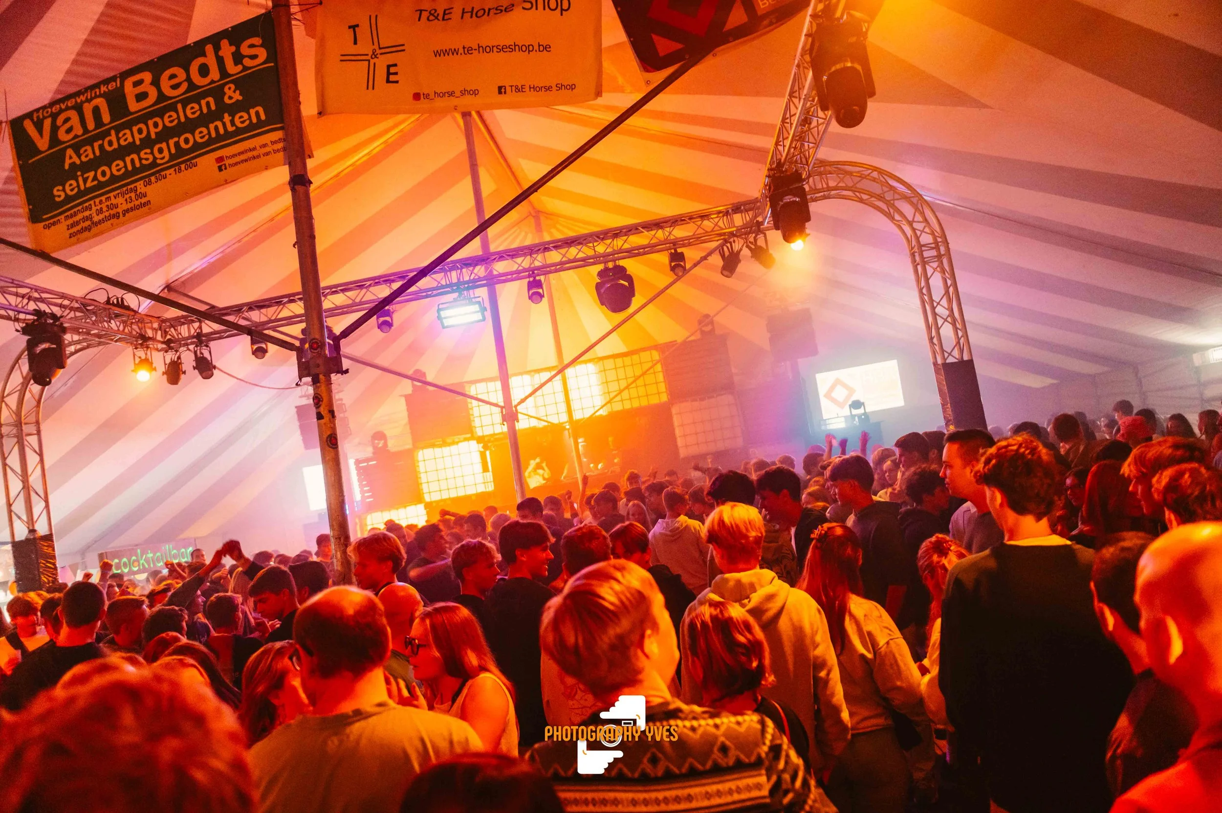 HOEKKERMIS - YVG-104.jpg