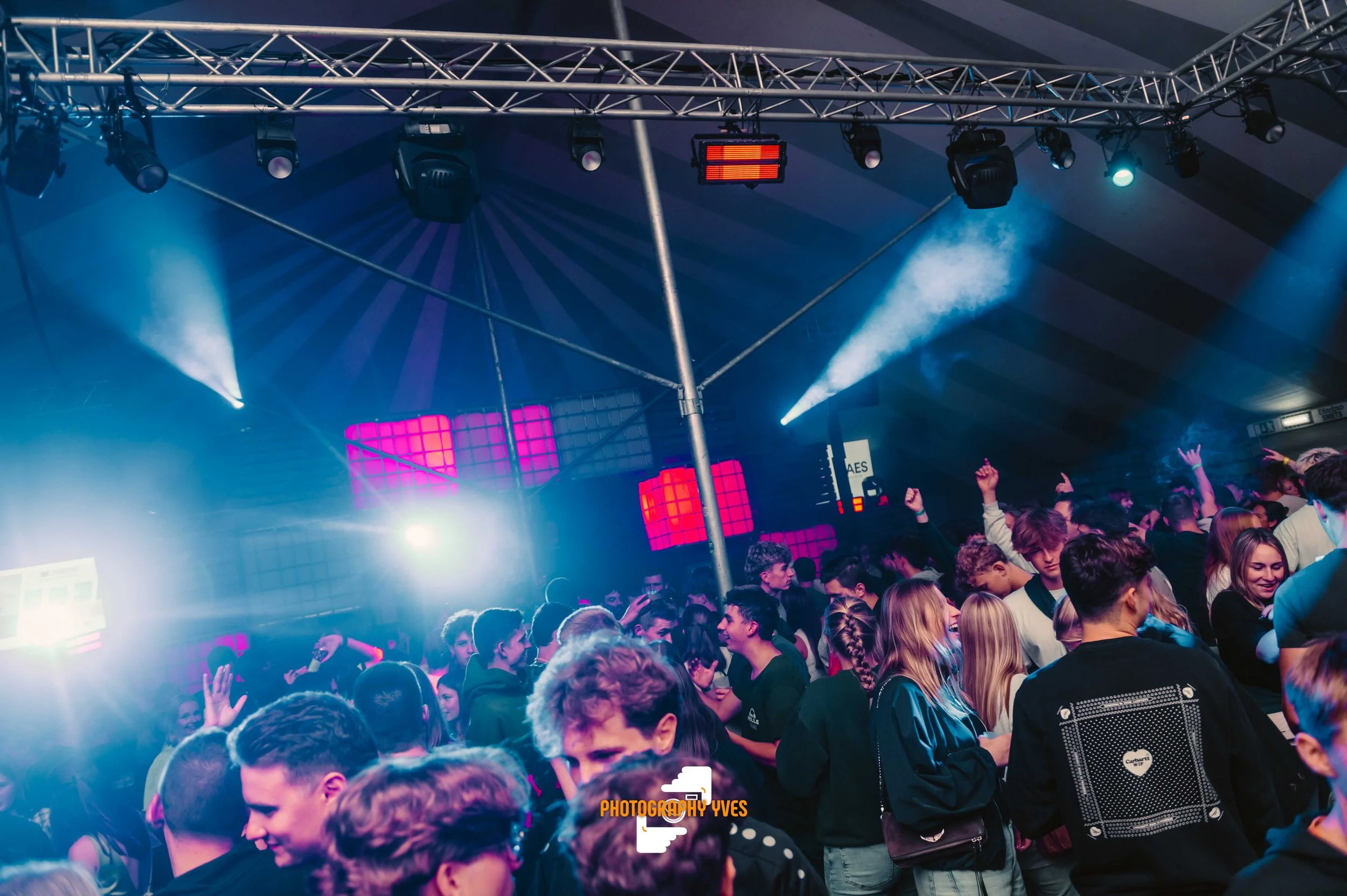 HOEKKERMIS - YVG-135.jpg
