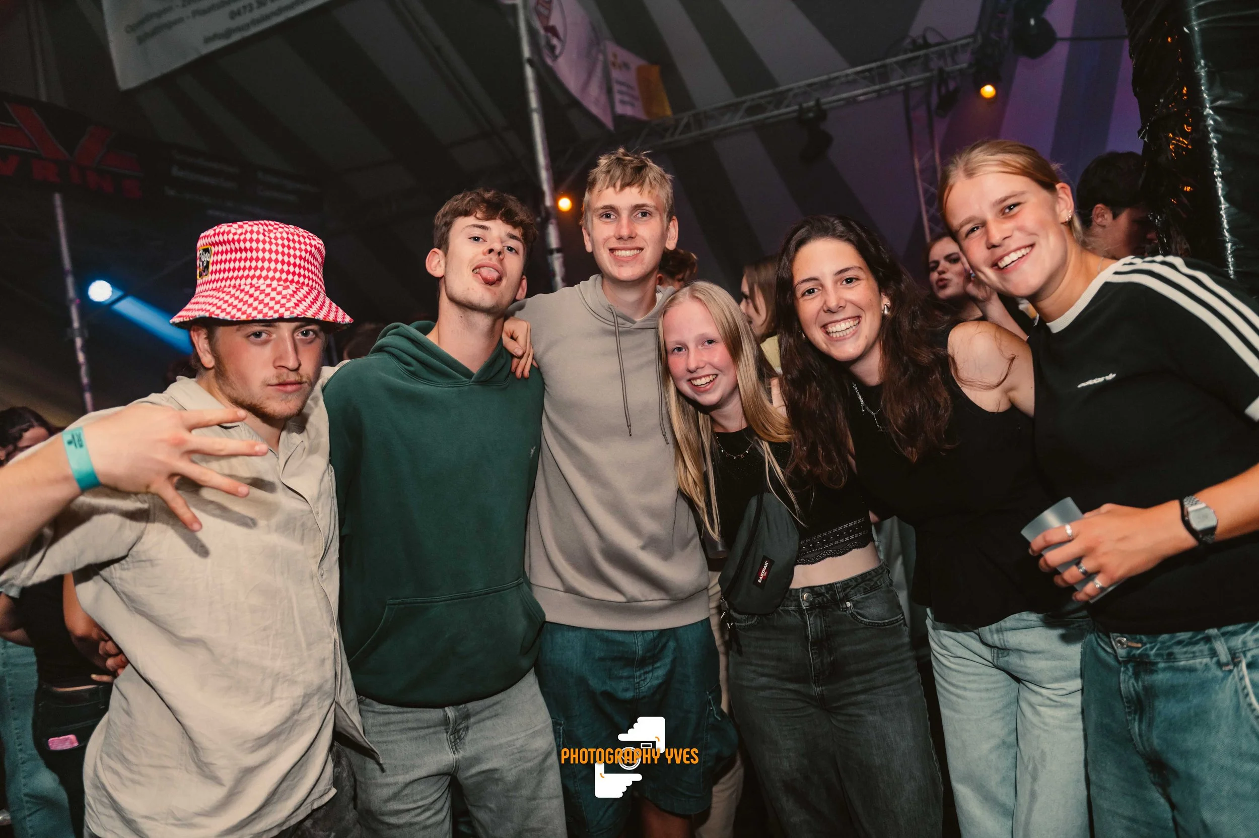 HOEKKERMIS - YVG-96.jpg