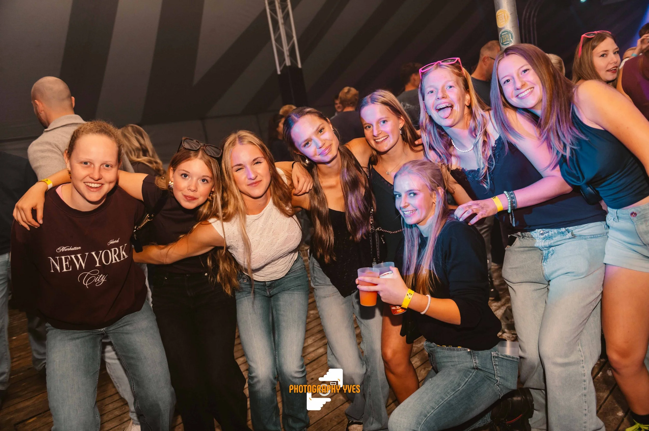 HOEKKERMIS - YVG-8.jpg