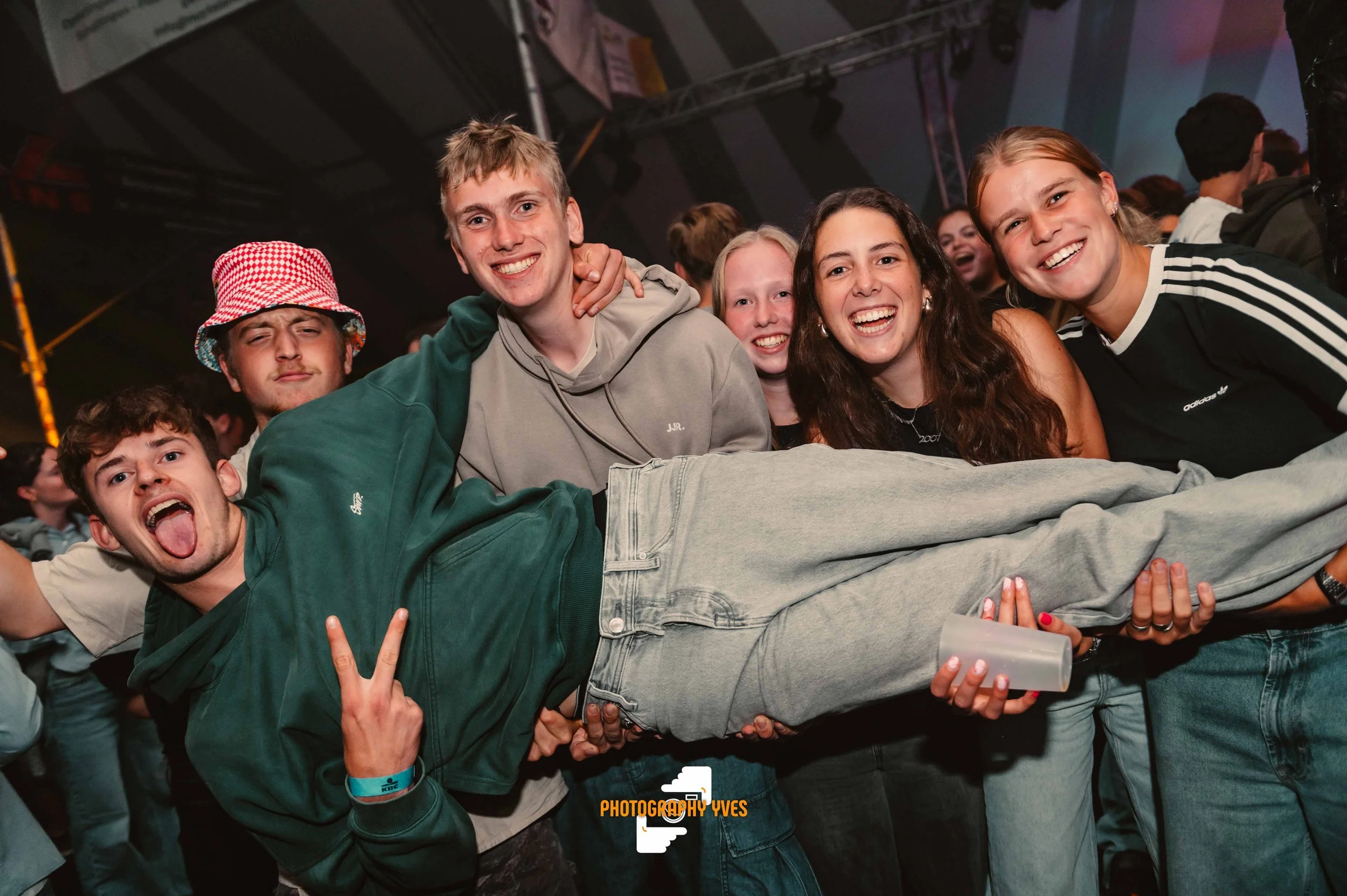 HOEKKERMIS - YVG-97.jpg