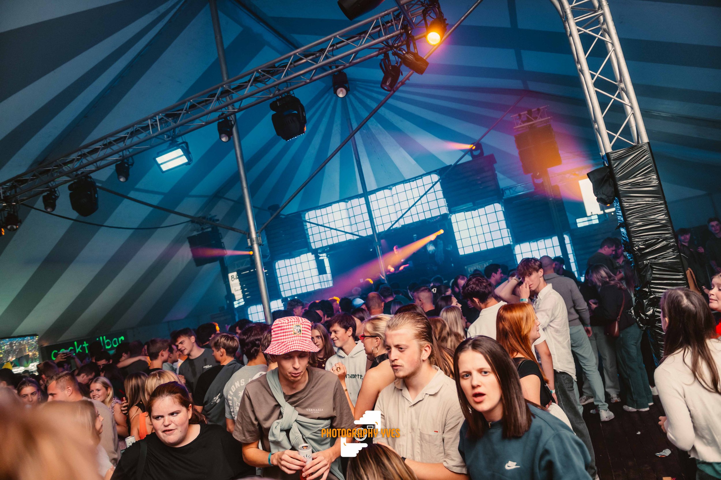 HOEKKERMIS - YVG-154.jpg