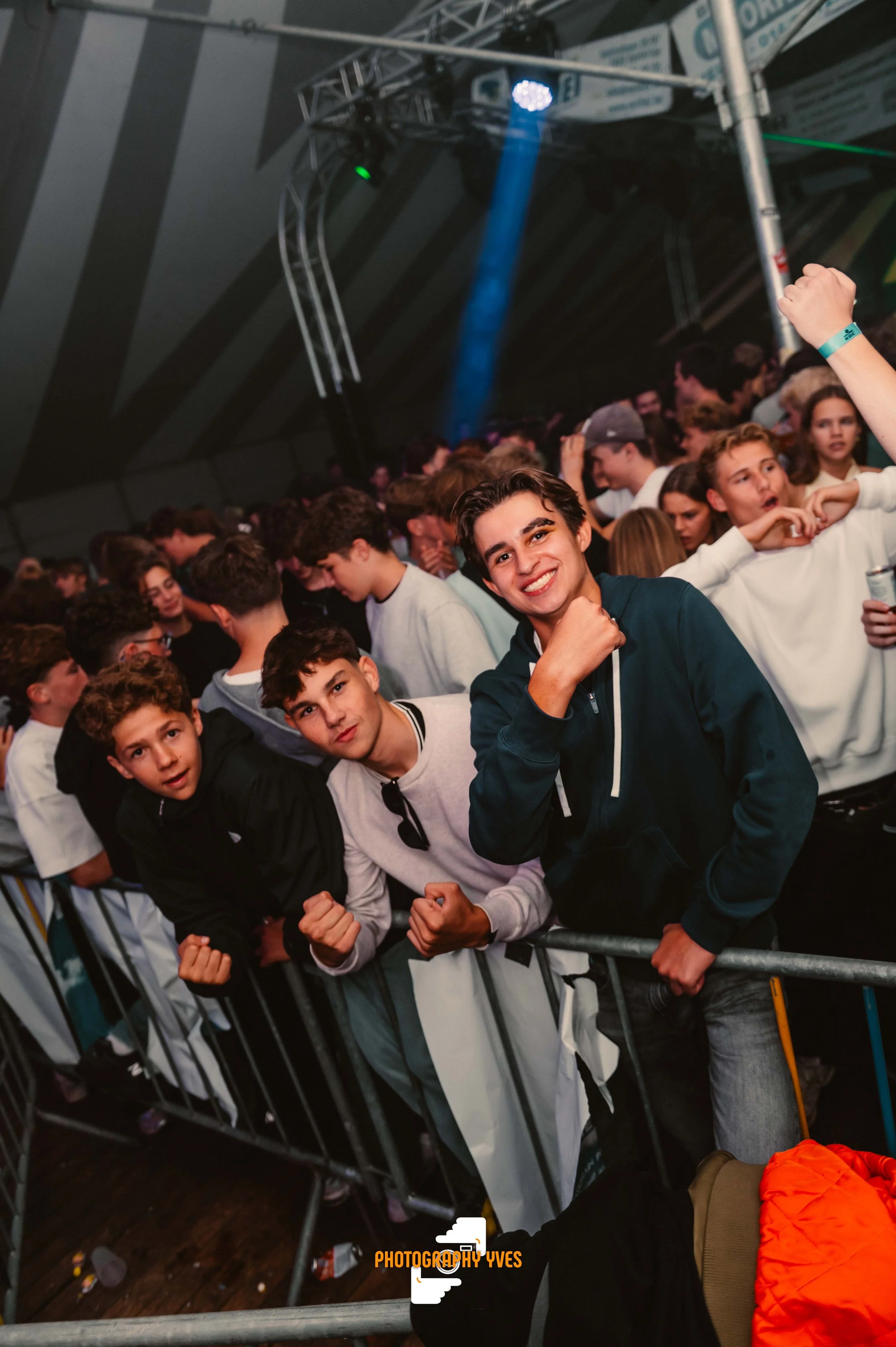 HOEKKERMIS - YVG-113.jpg