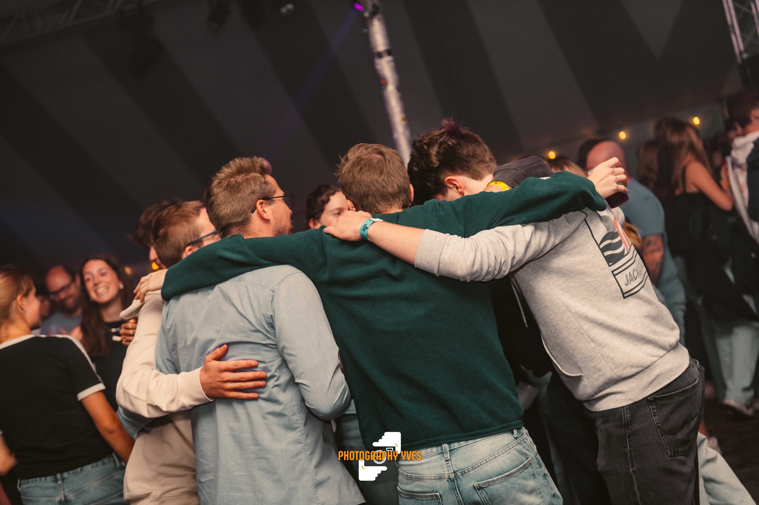 HOEKKERMIS - YVG-50.jpg