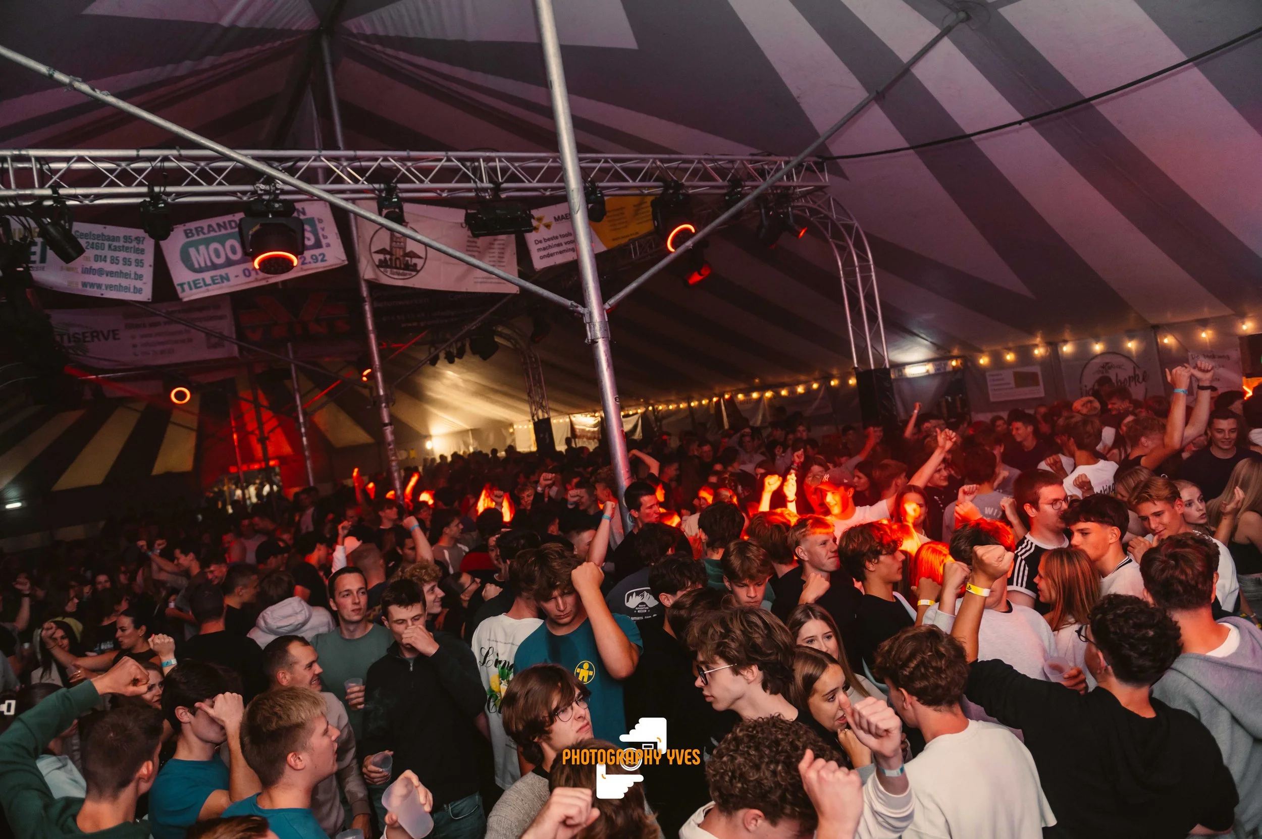 HOEKKERMIS - YVG-123.jpg