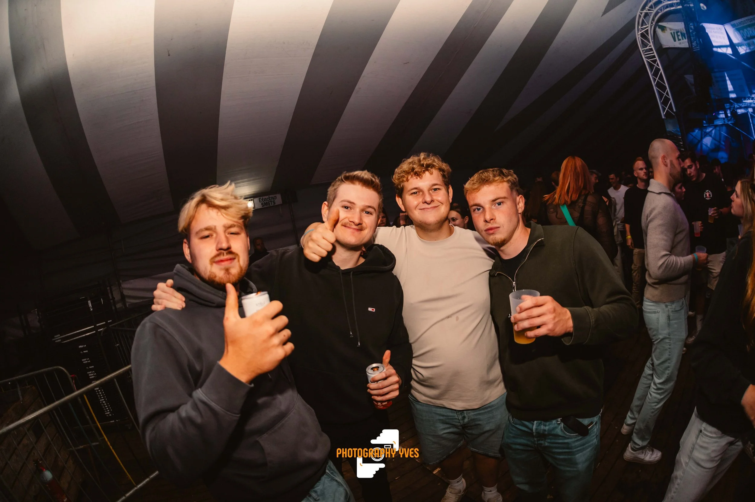 HOEKKERMIS - YVG-86.jpg