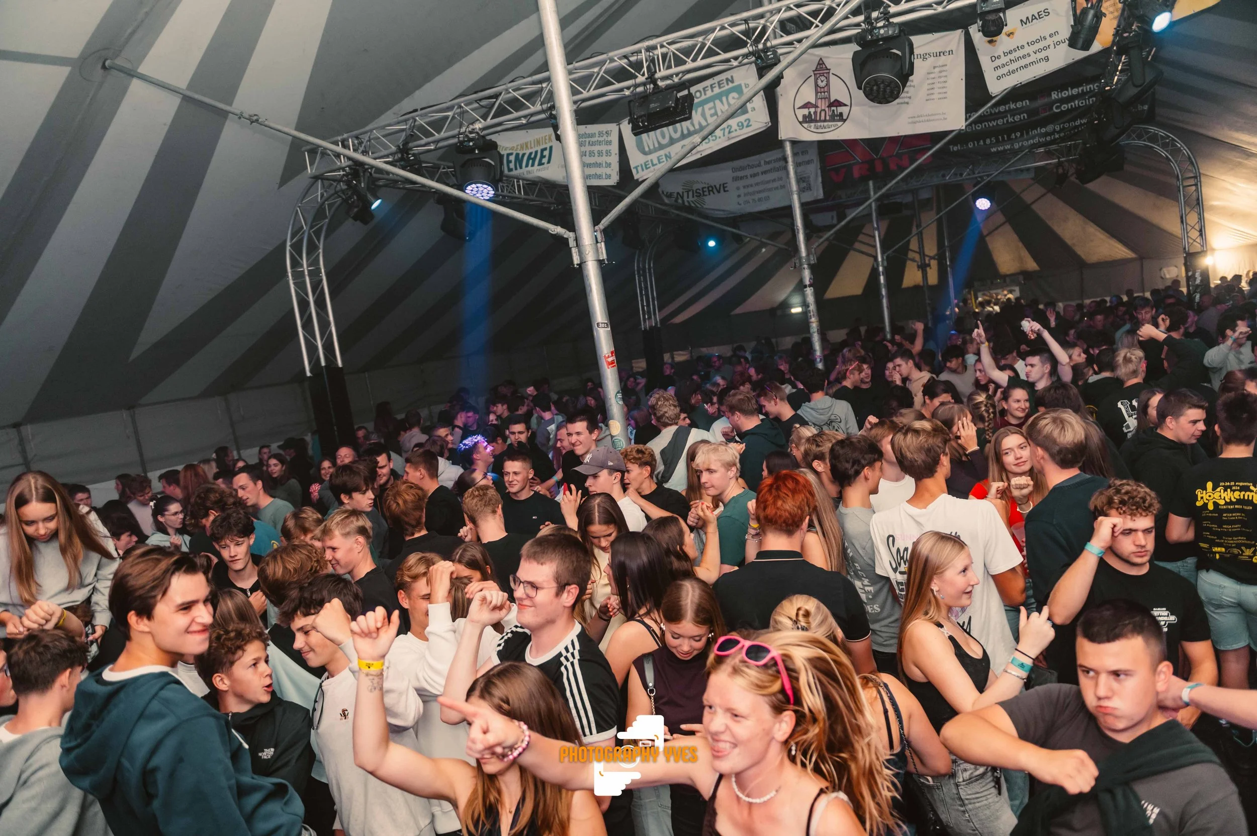 HOEKKERMIS - YVG-119.jpg