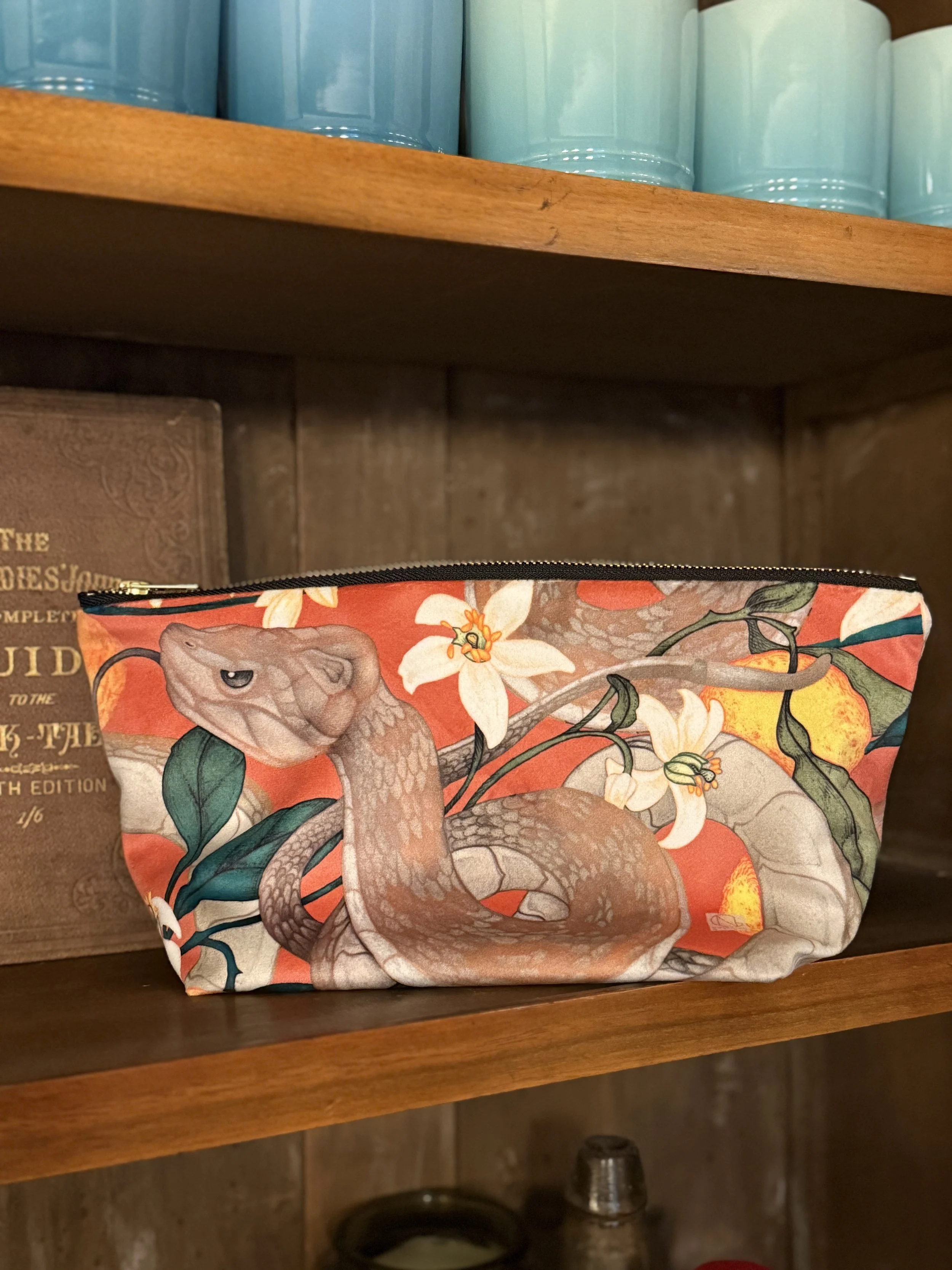 NG_SS ORANGE PEEL_POUCH SHELF.jpg