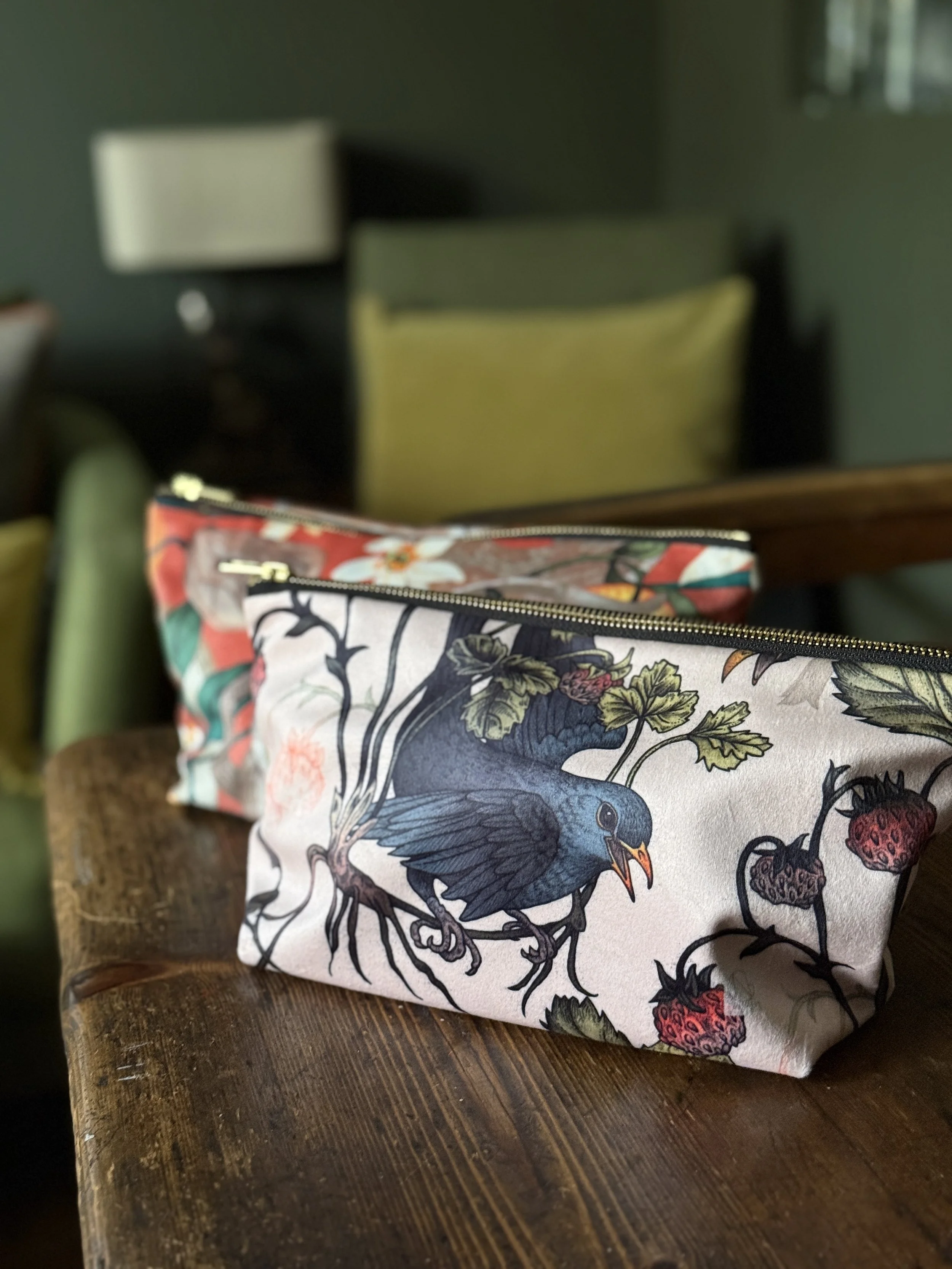 NG_BLACKBIRD CALAMINE_VELVET POUCH DUO.jpg