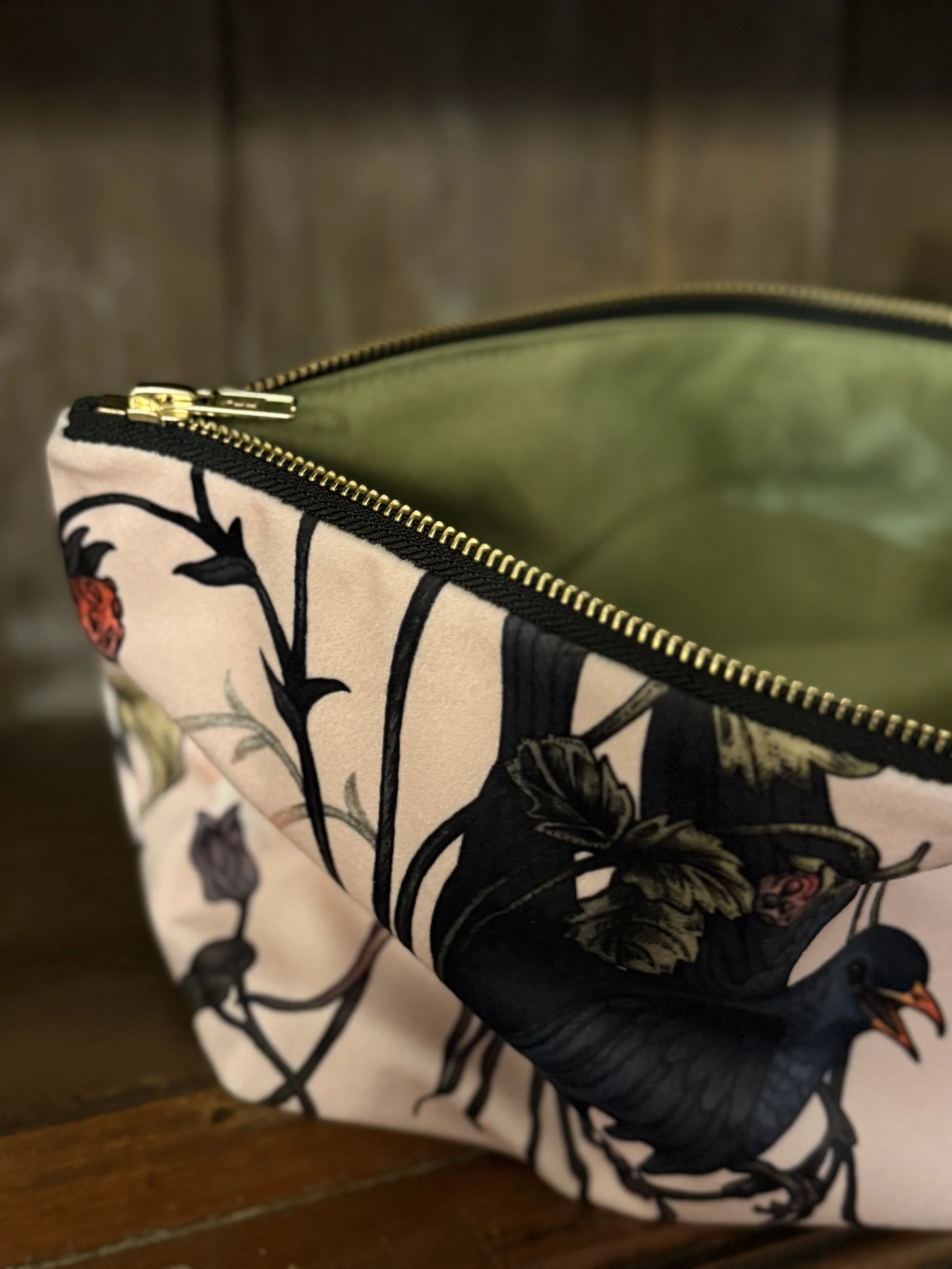NG_ABB CALAMINE_POUCH_INTERIOR.jpg