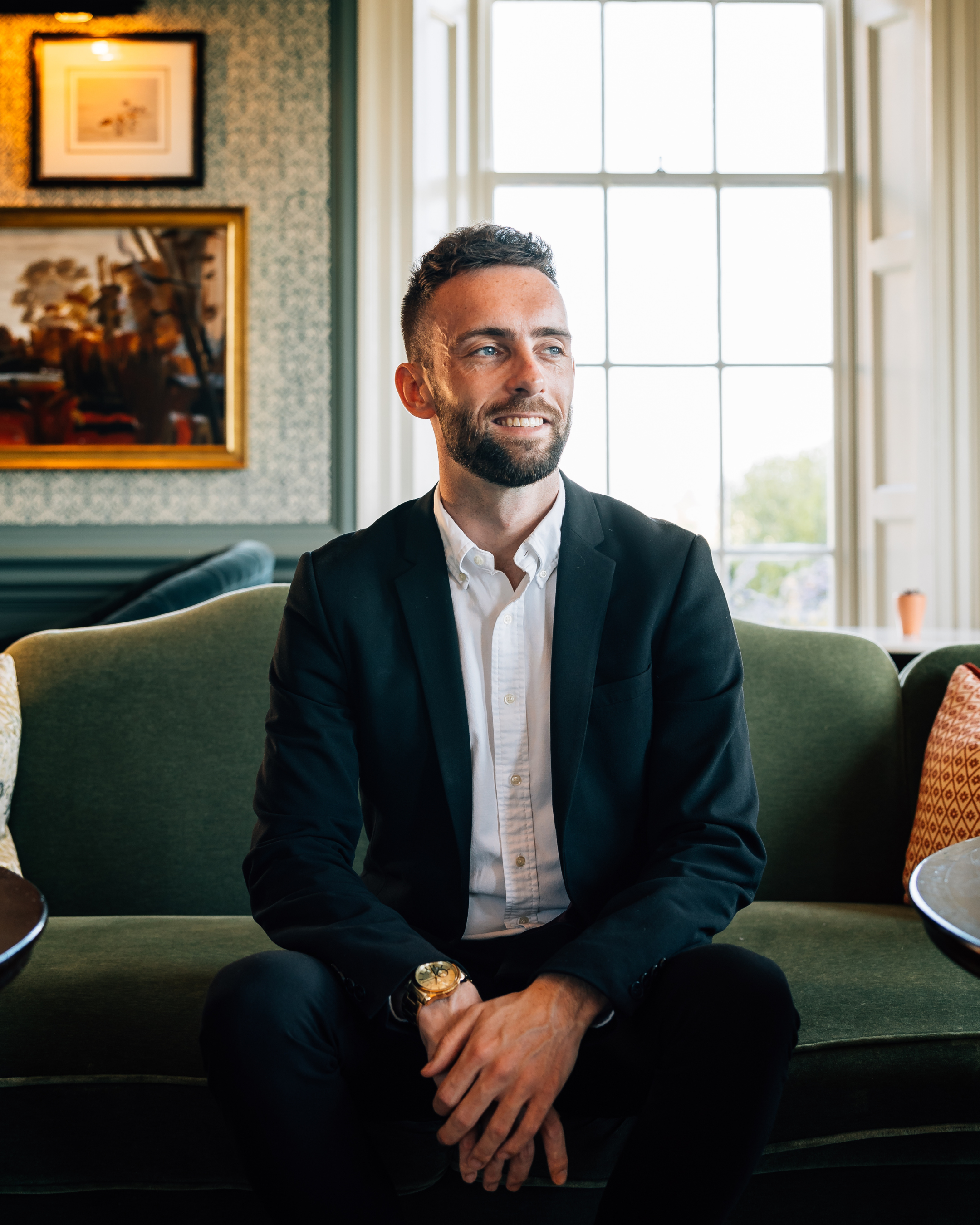 Lewis Bolland professional pianist and piano teacher offering piano lessons in Tadley, Basingstoke, Hampshire and Berkshire