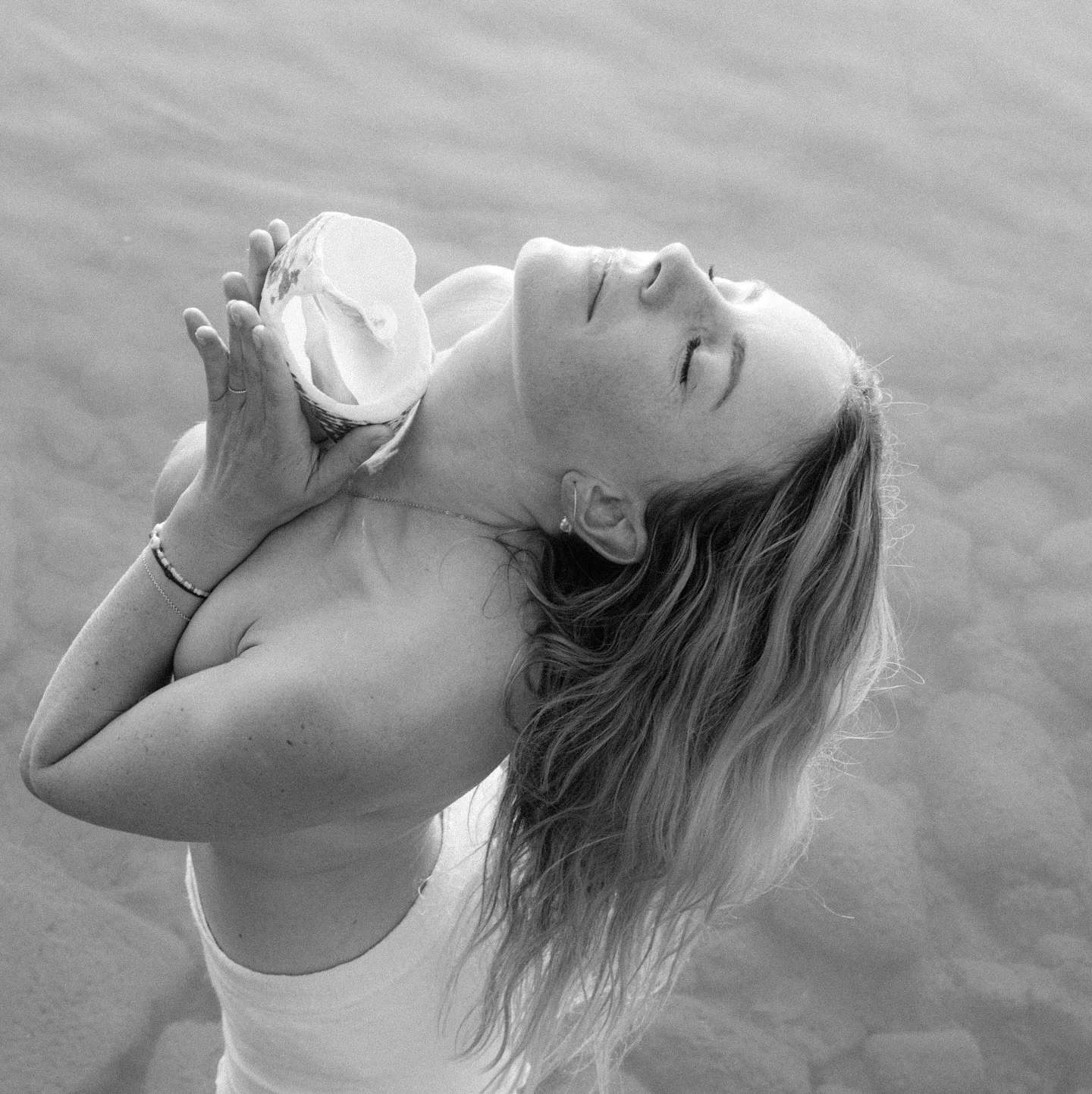 Ich &ouml;ffne mich f&uuml;r all die Wunder und F&uuml;lle in meinem Leben ✨

Liebes Leben, zeig mir wie sch&ouml;n es werden kann.
Und danke, dass es jetzt schon so sch&ouml;n ist, mit allem Licht und allem Schatten&hellip;

Wof&uuml;r m&ouml;chtest