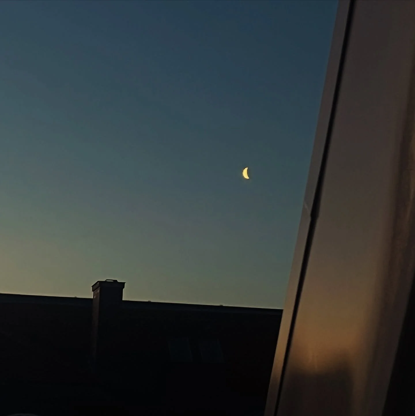 NEW MOON CIRCLE 18.3. 🌑
Neumond in den Fischen

online // 19:30 - 21 Uhr

Warum dieser Neumond special ist ✨

Der Neumond in den Fischen beendet die Fische Saison und er&ouml;ffnet symbolisch die Widder Zeit.
Die Fischen schlie&szlig;en ein Kapitel 