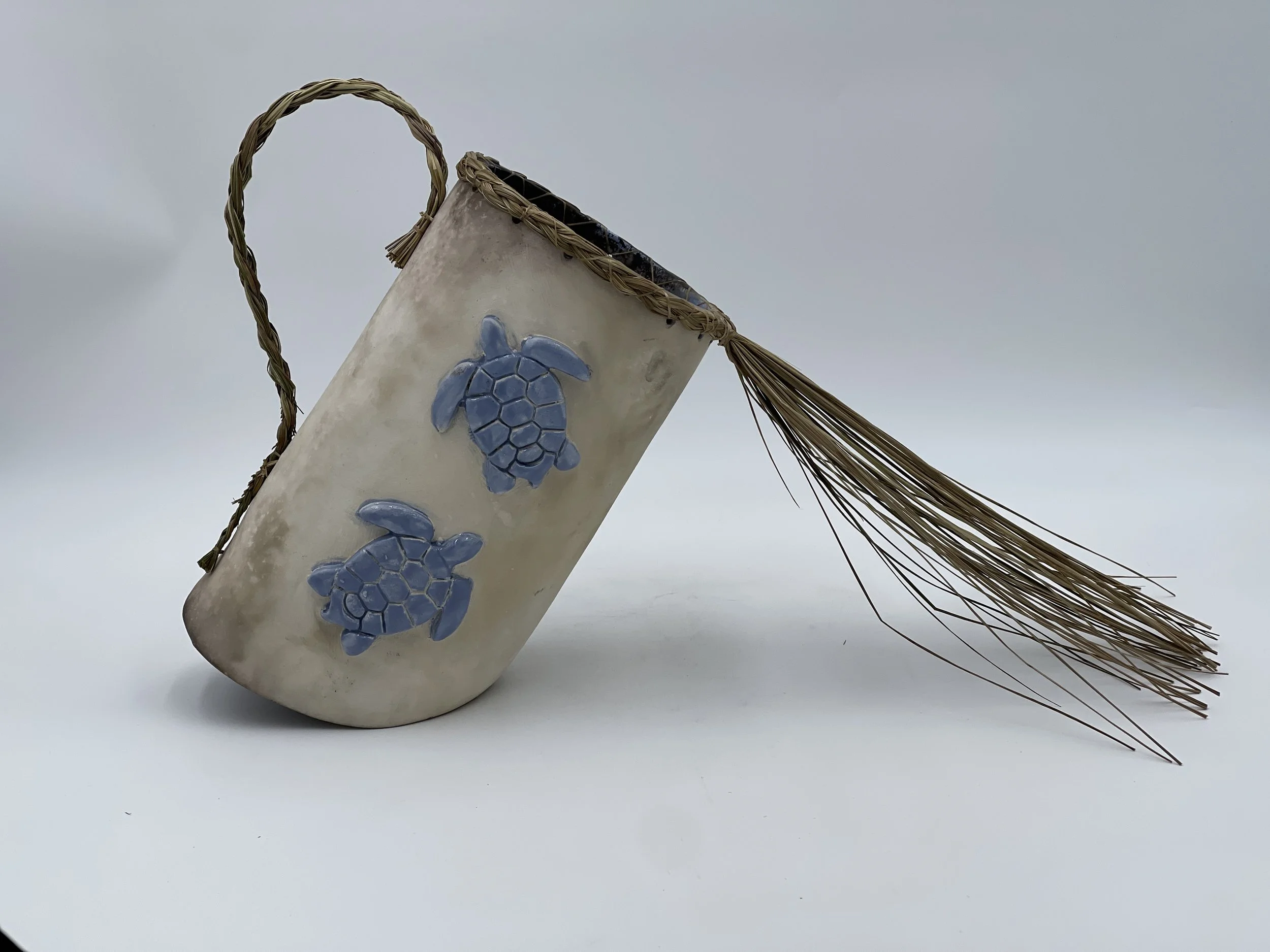 turtle flowing pitcher