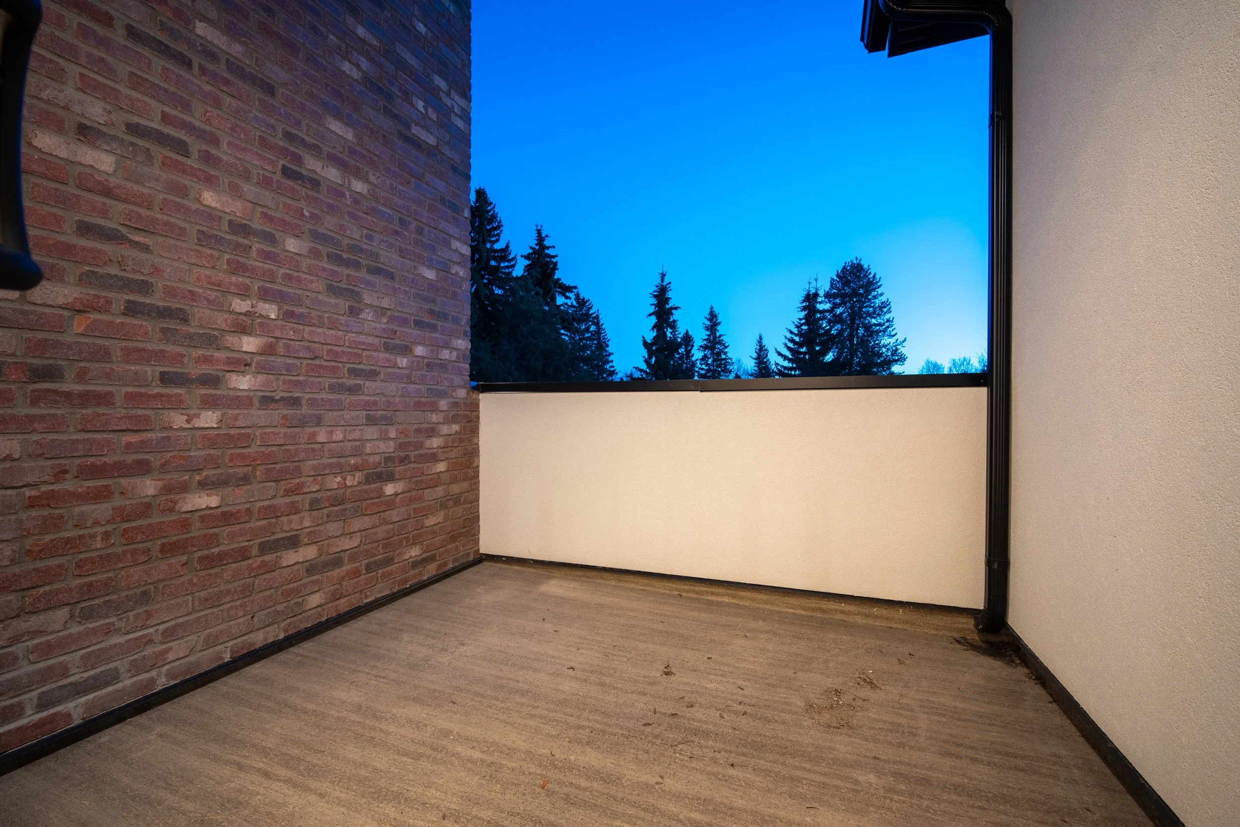 16b. Primary Balcony3.jpg