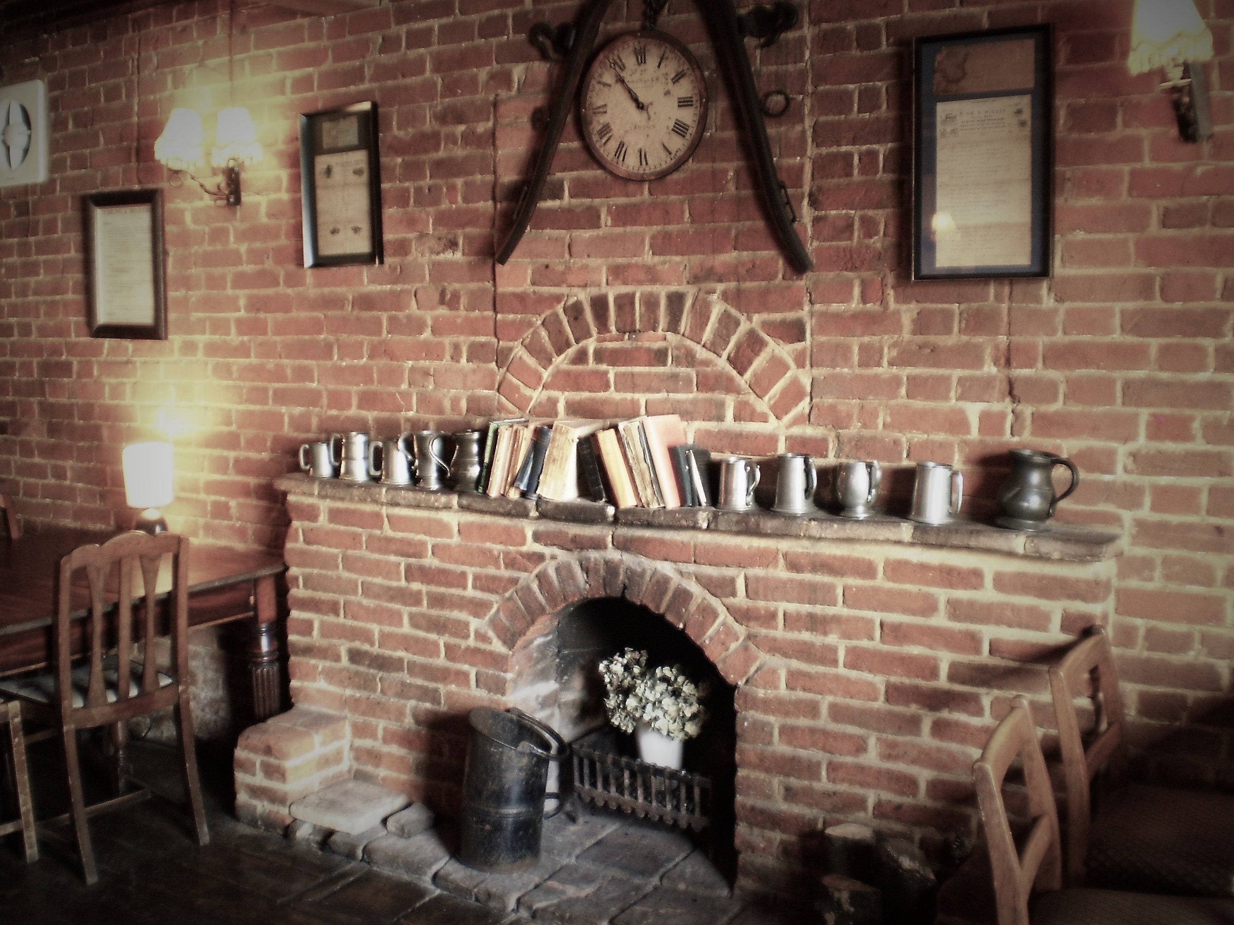 pub 060.jpg