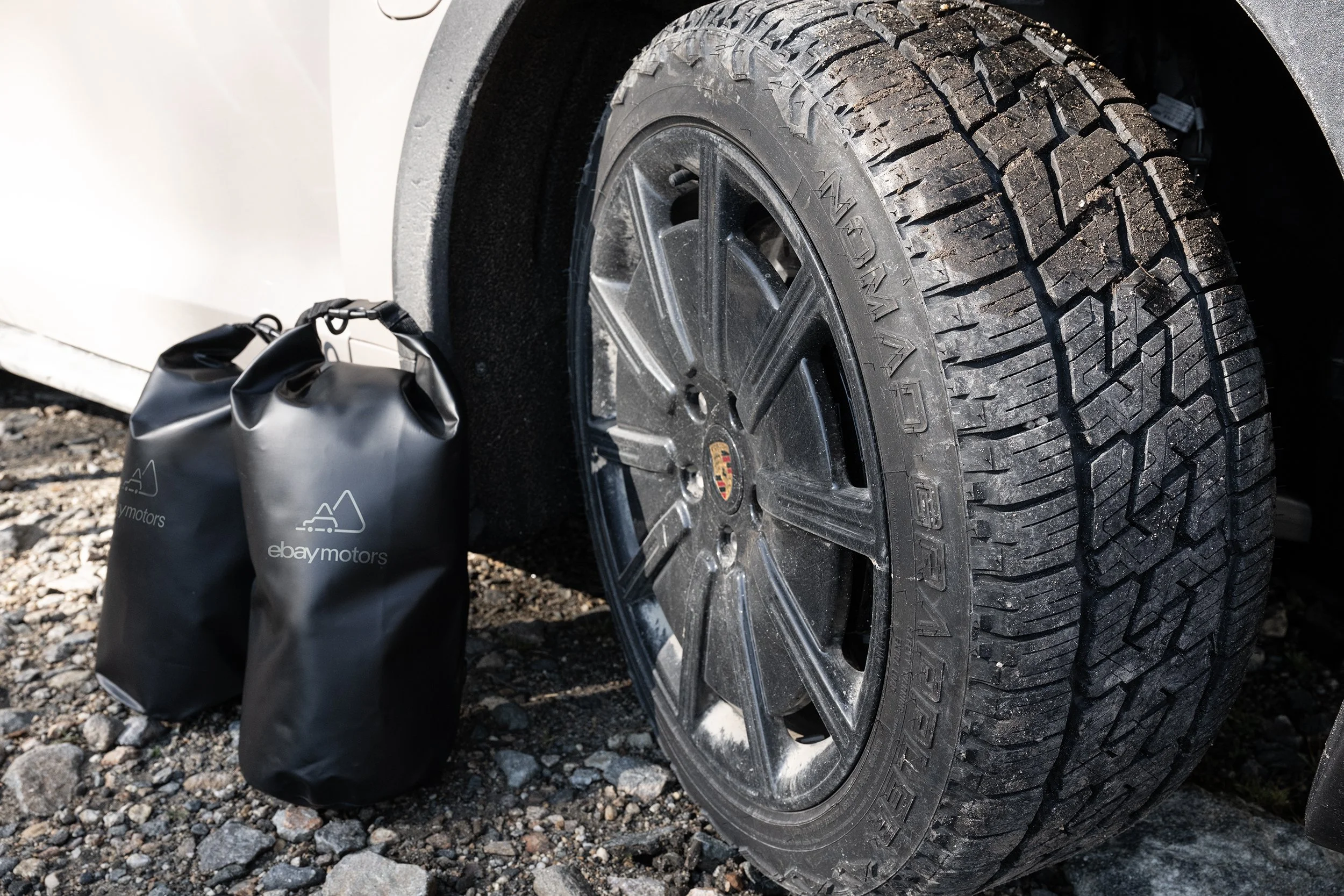 eBay_Overlanding_PORSCHE_TireWheel_3x2.jpg