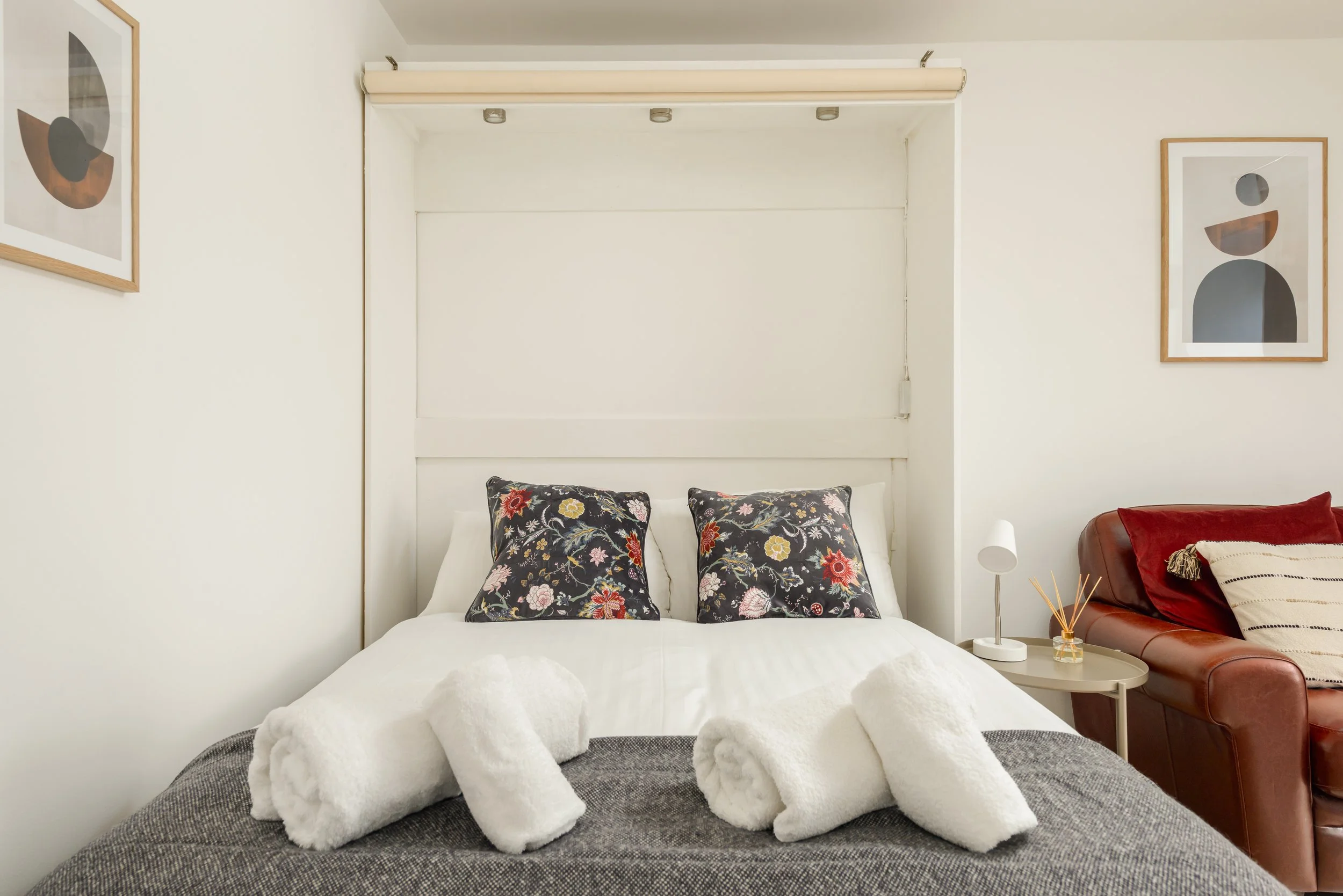 A Stay At Our Old Town Snug Studio