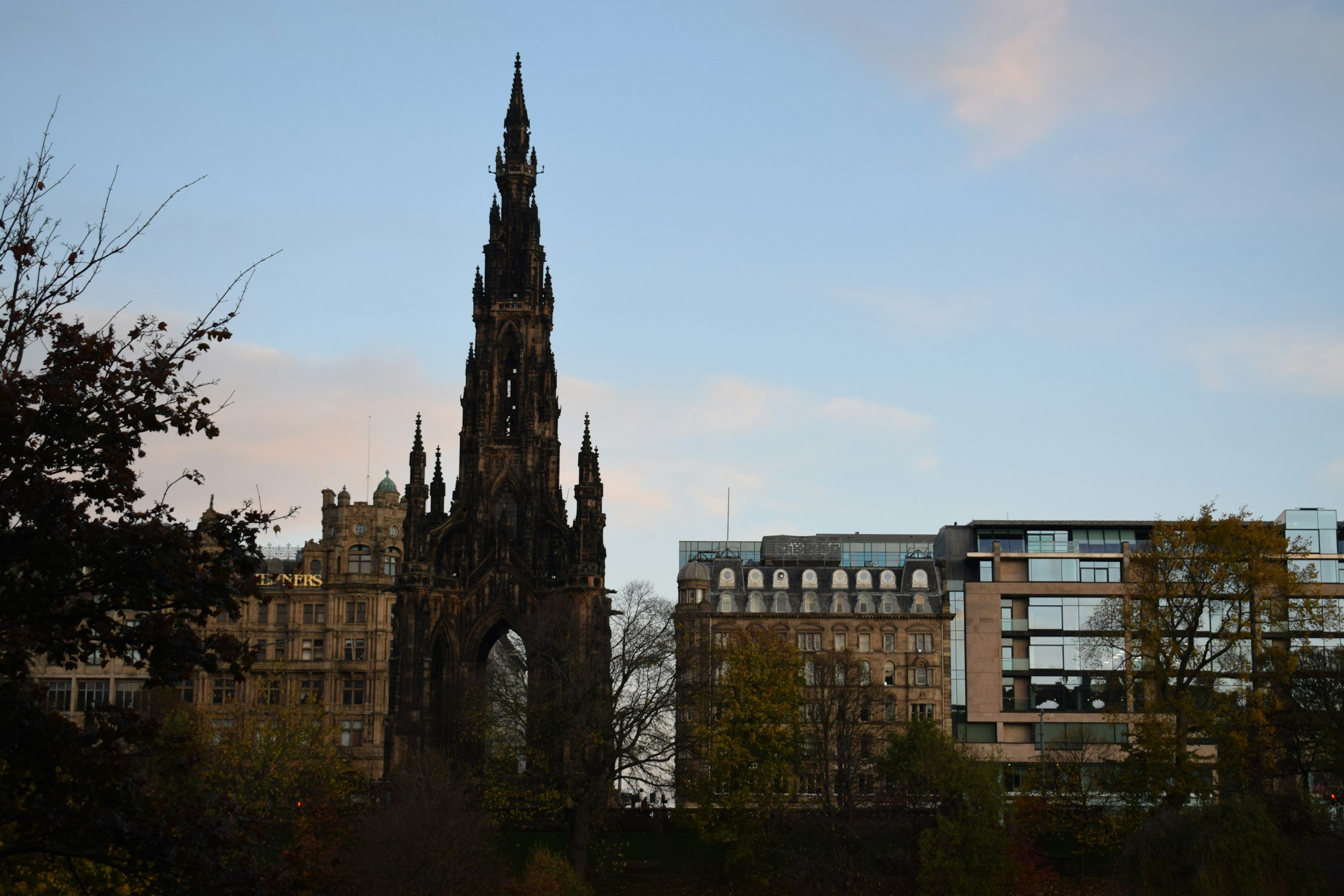 the sir walter scott monument