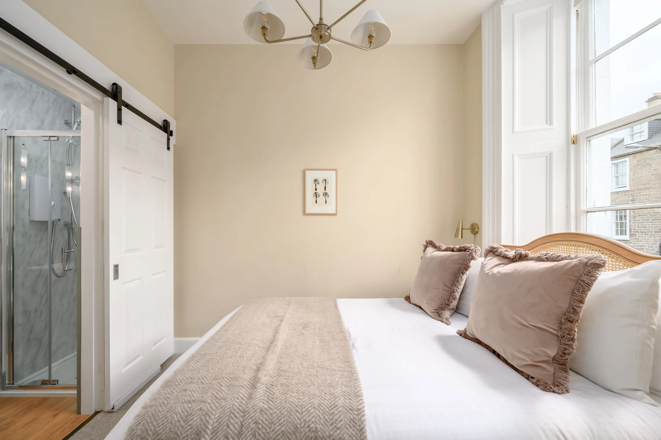 Comfortable spacious bed in Edinburgh

