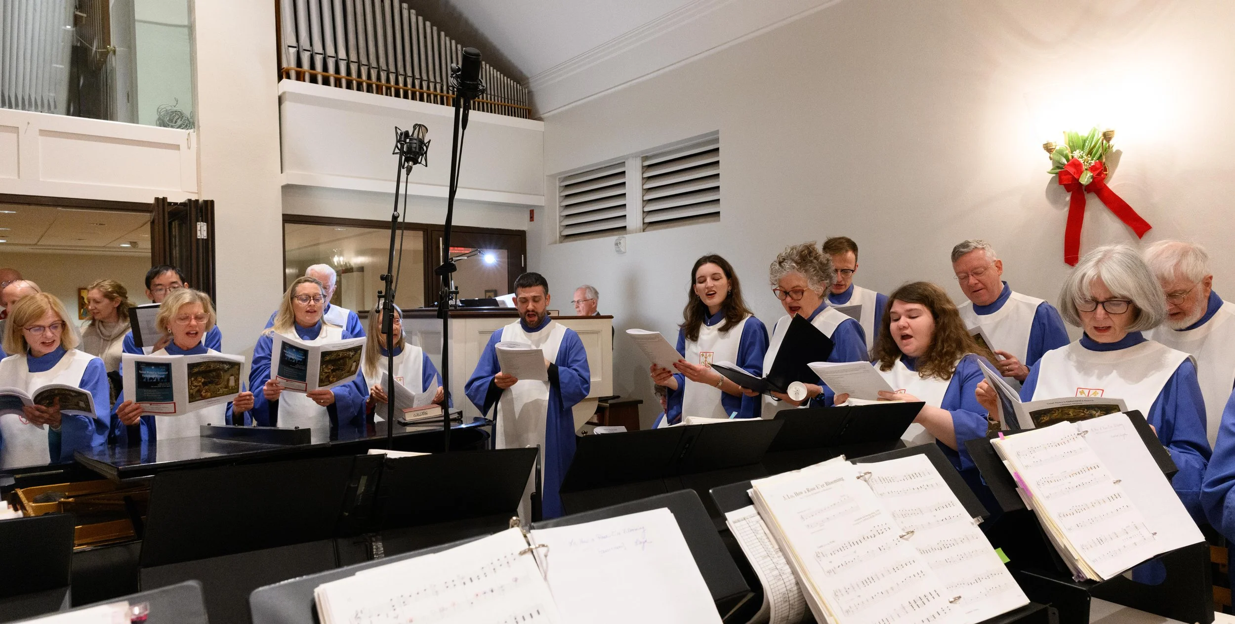 2025 12 24 St Peters Christmas Eve  054.jpg