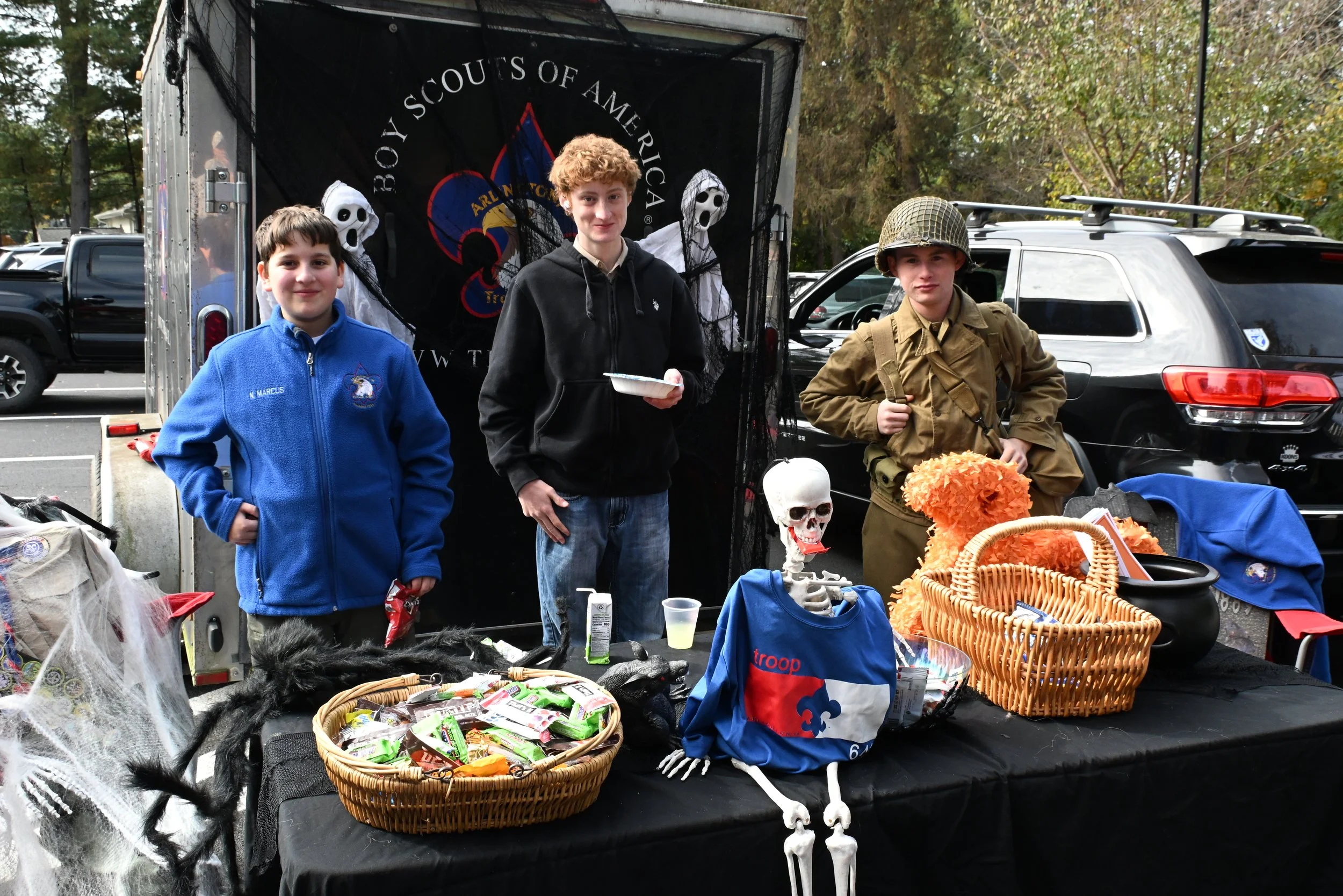 Trunk or treat display with Boo