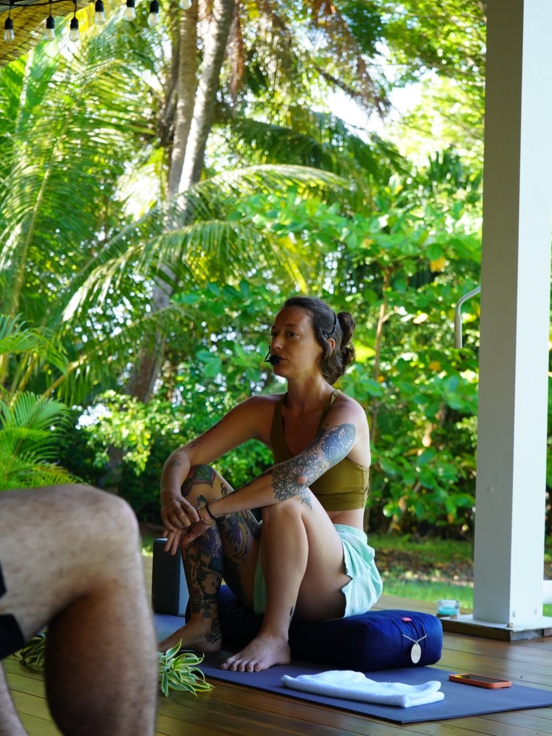 HAPPY MONDAY. 🐍🐍

I checked to see the last time I made a post and it was a week ago. Old April would be stressing but TBH I&rsquo;m over social media 90% of the time. 😜

So at least I&rsquo;m following and engaging with the coolest people here ca