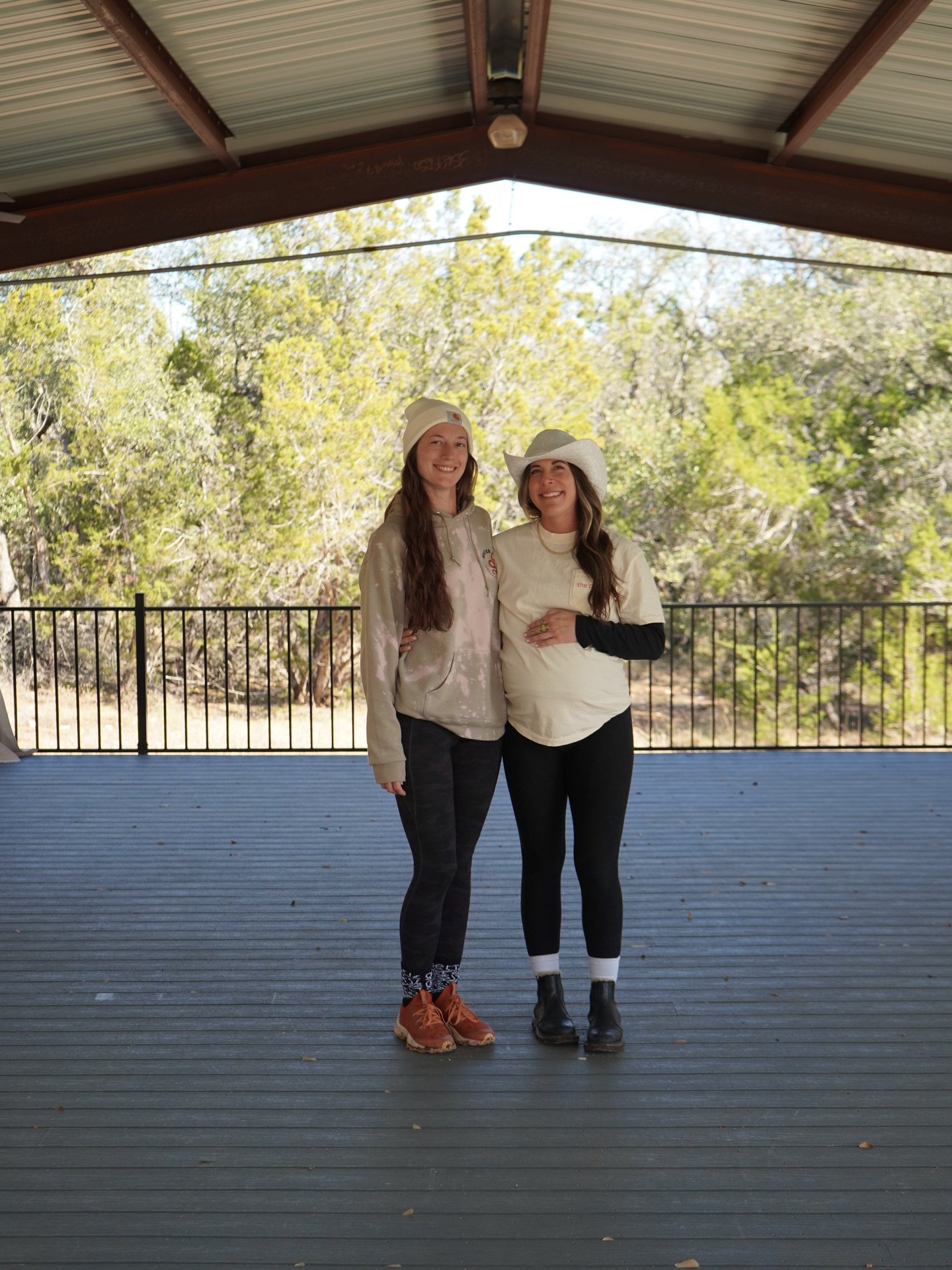 Letting it all settle in. 🧲🤍🐍✨🤠

We couldn&rsquo;t have asked for a better start to the retreat year for @rooted.renewal.wellness like truly. 

It takes a special person to commit to the collective + drop in. We&rsquo;ve said time + time again th