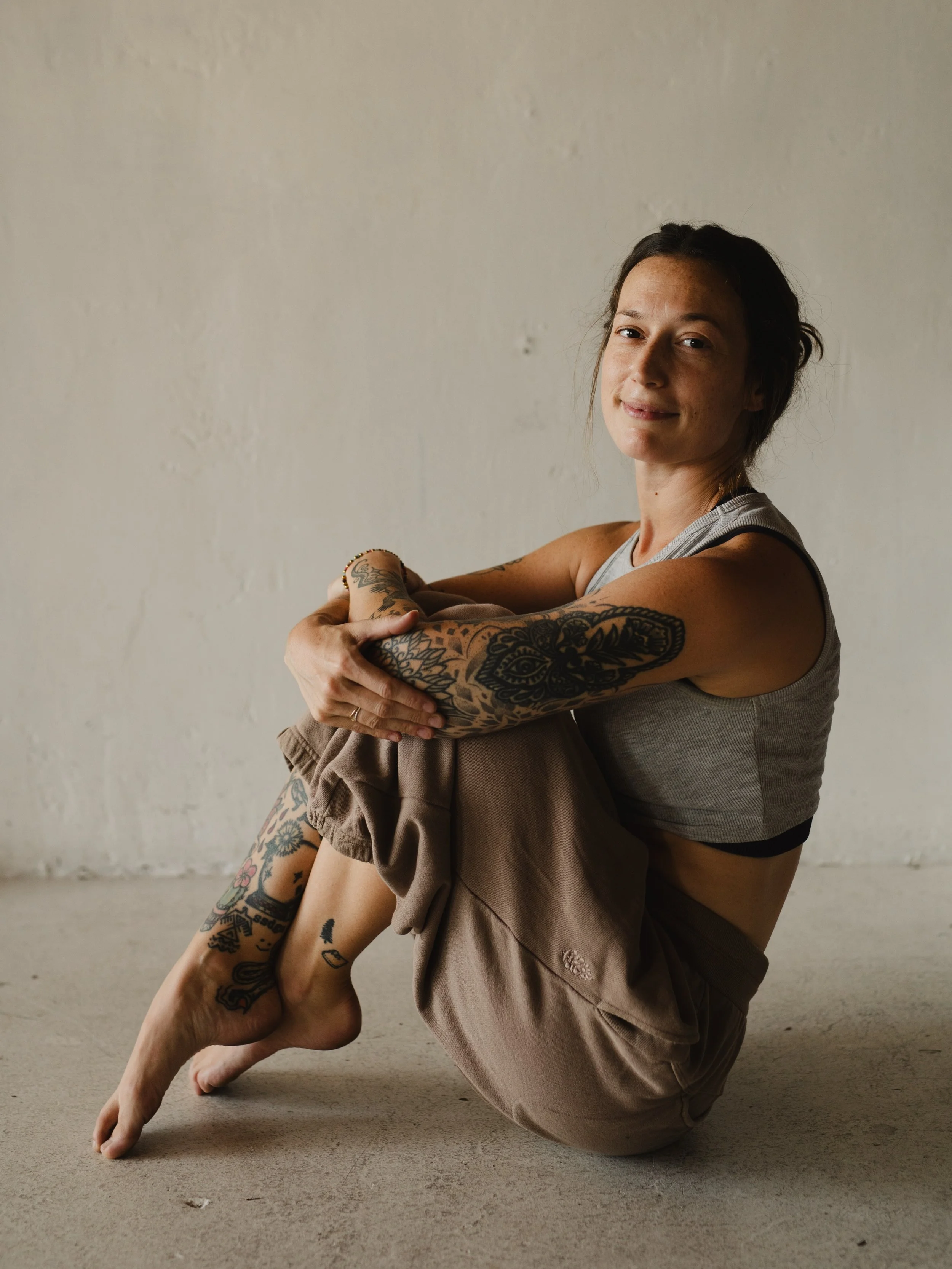 New photos to align with new energy. 🌙

I got the &ldquo;I&rsquo;m ready for new yoga pics&rdquo; itch + @doop.media just completely saved the day. 👁️

I look at these photos and see something new brewing. Nourishing what&rsquo;s nourished me and b