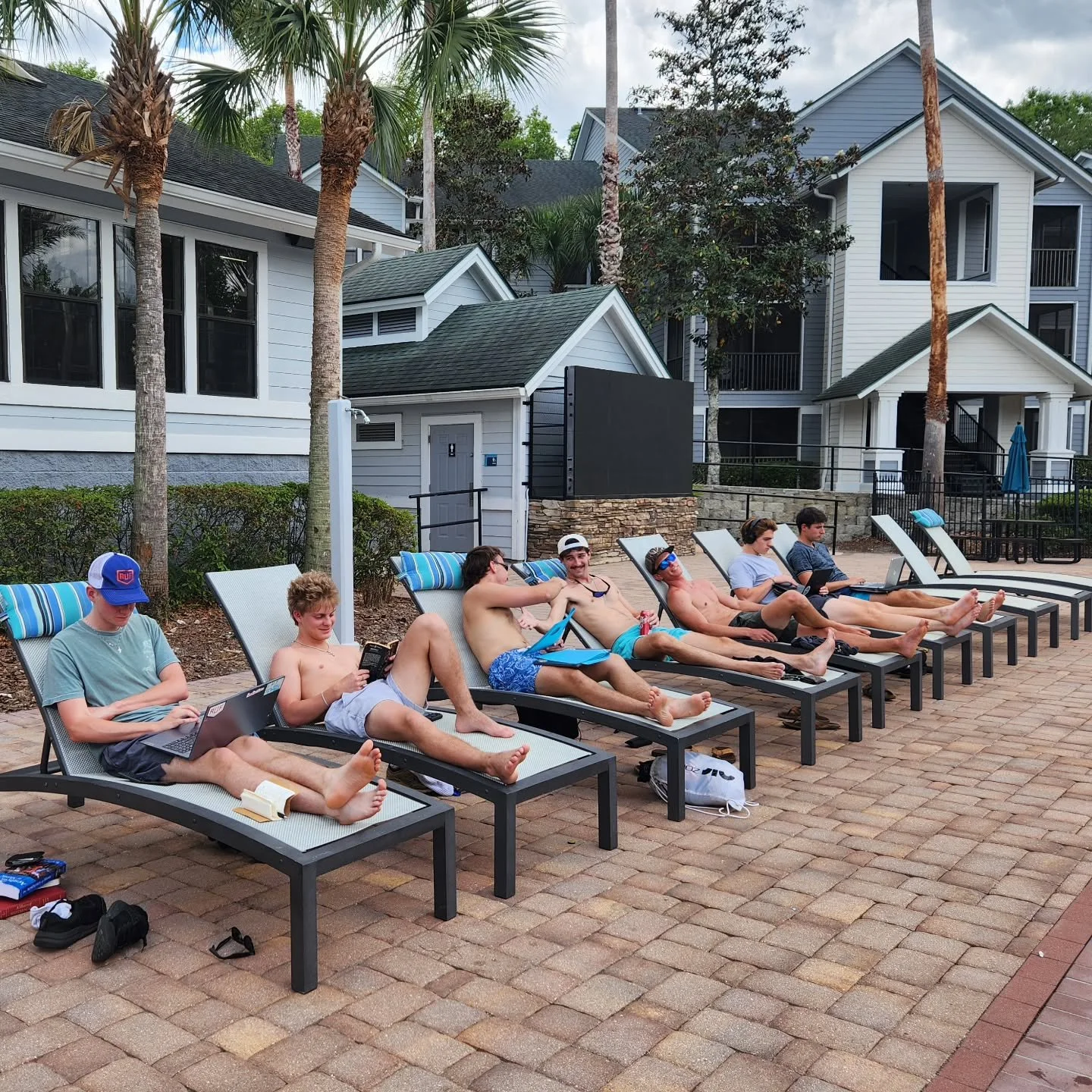 Finals week = locked in 📚☀️

Study breaks hit different at Hideaway&hellip; because your &ldquo;library&rdquo; can look like this 😌

While you&rsquo;re finishing strong, lock in your spot too 👀
Apply &amp; sign within 72 hours &rarr; Waived Fees
A