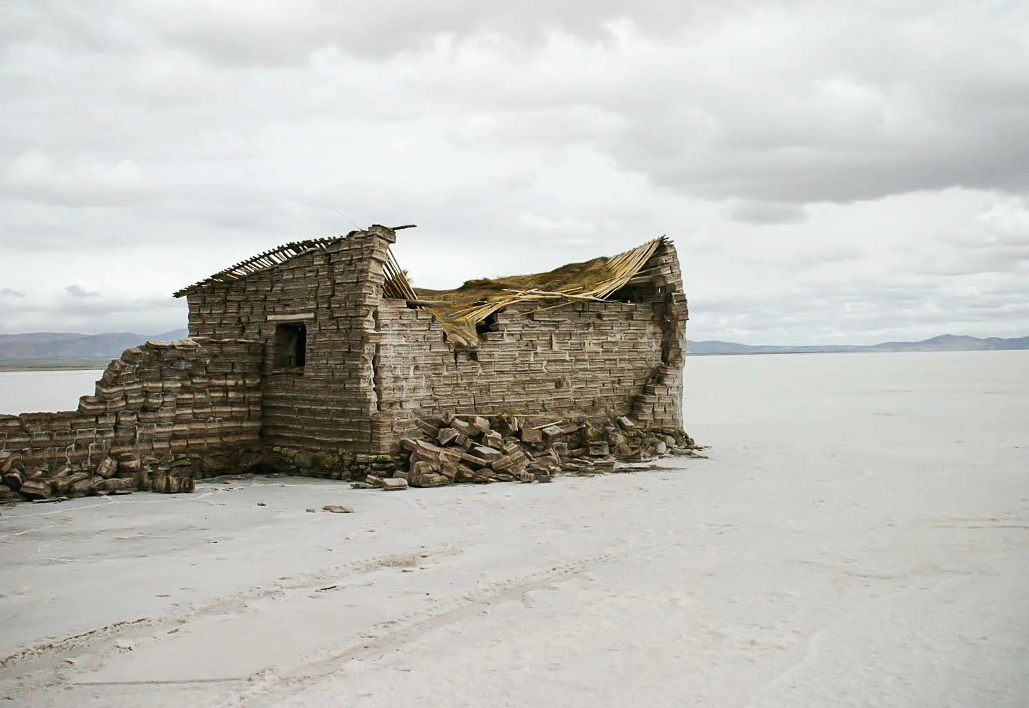 2-SALT HOUSE, Salar de Uyuni (Colchani), Bolivia.jpg